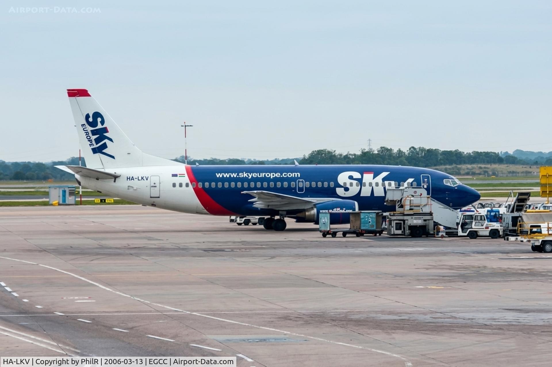 HA-LKV, 1998 Boeing 737-33V, c/n 29333, HA-LKV 1998 B737-300 Sky Europe MAN 
