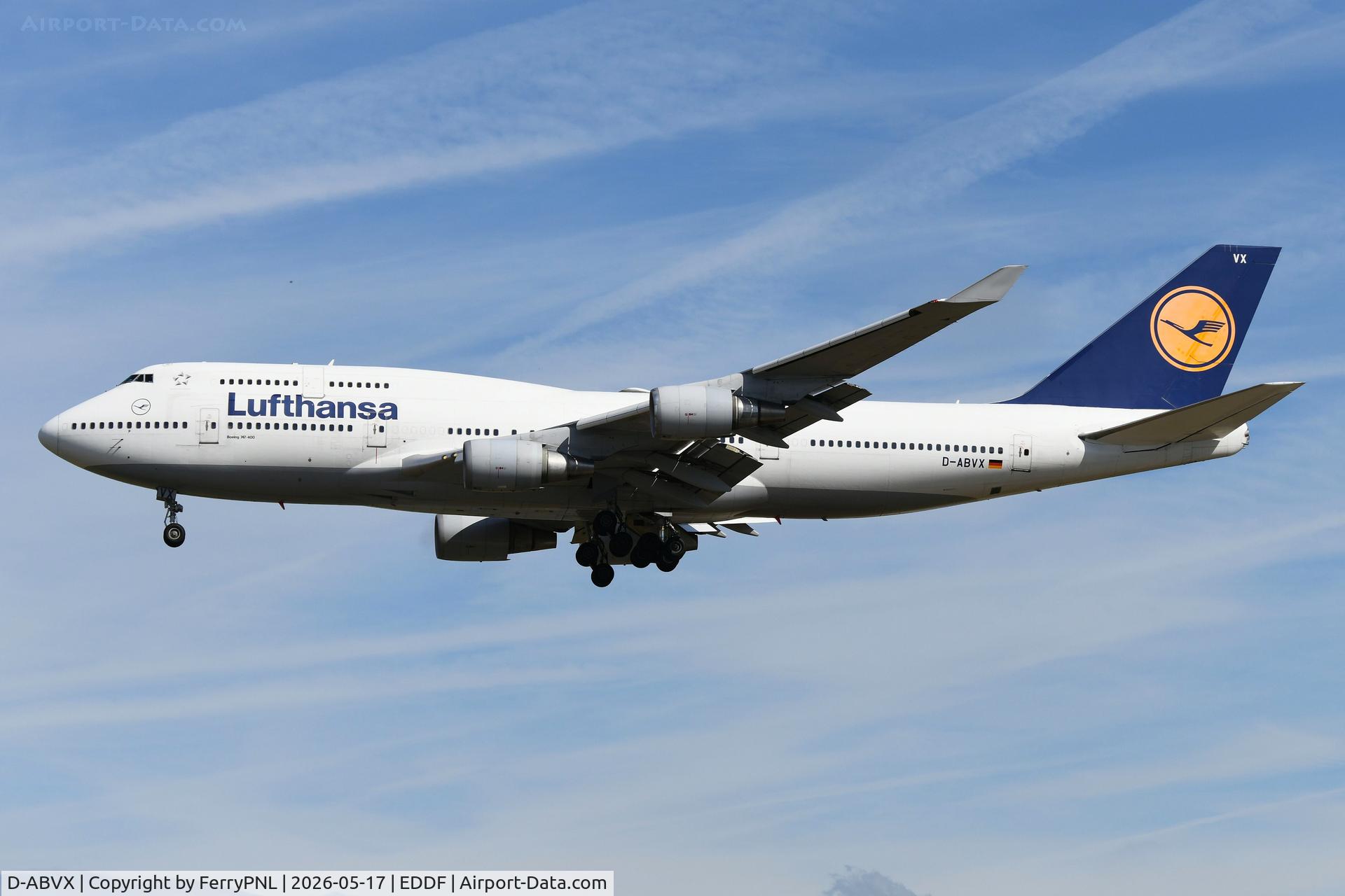 D-ABVX, 1999 Boeing 747-430, c/n 29868 l/n 1237, Lufthansa B744 on short final