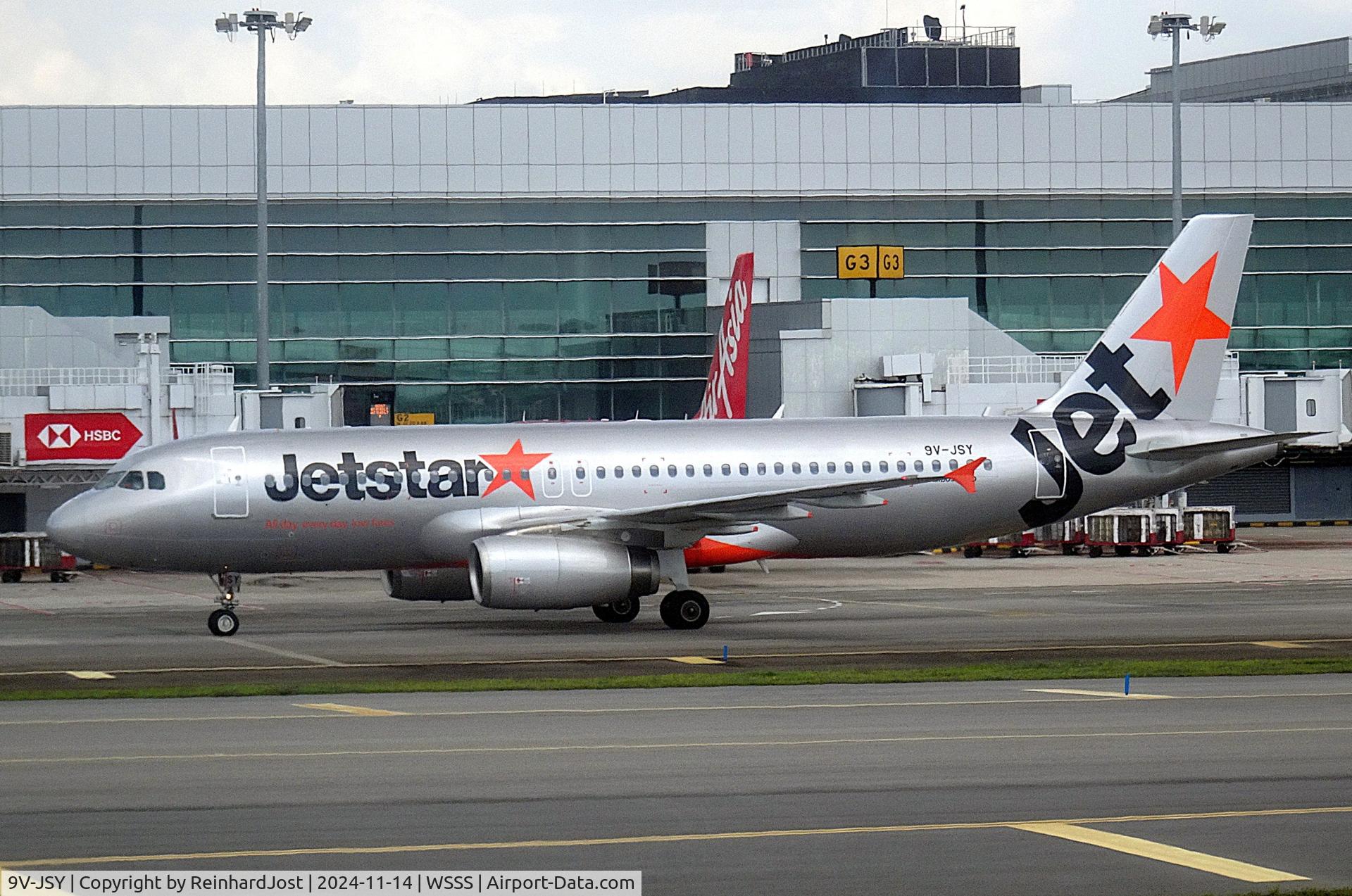 9V-JSY, 2011 Airbus A320-232, c/n 4931, Jetstar Asia A320 (ex-9V-TRD / became later VH-X3R) at its homebase Singapore