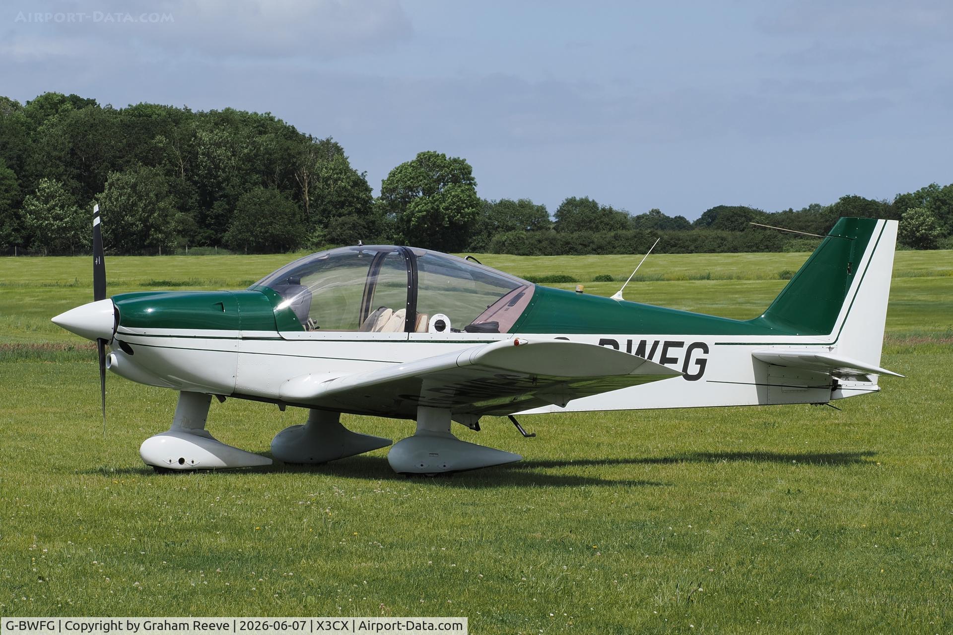 G-BWFG, 1995 Robin HR-200-100 Club, c/n 293, Parked at Northrepps.