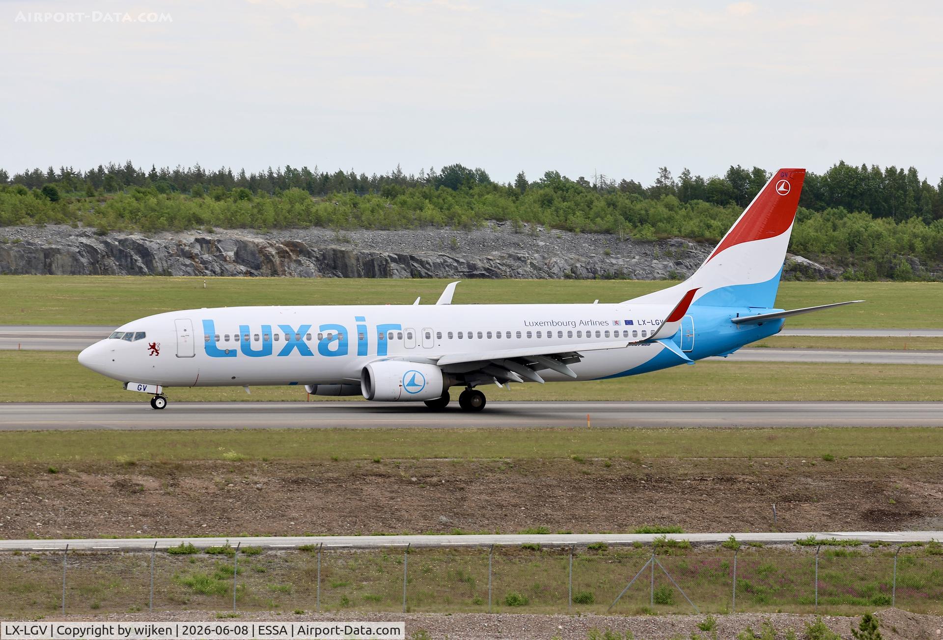 LX-LGV, 2013 Boeing 737-8C9, c/n 41190 l/n 4755, Twy W