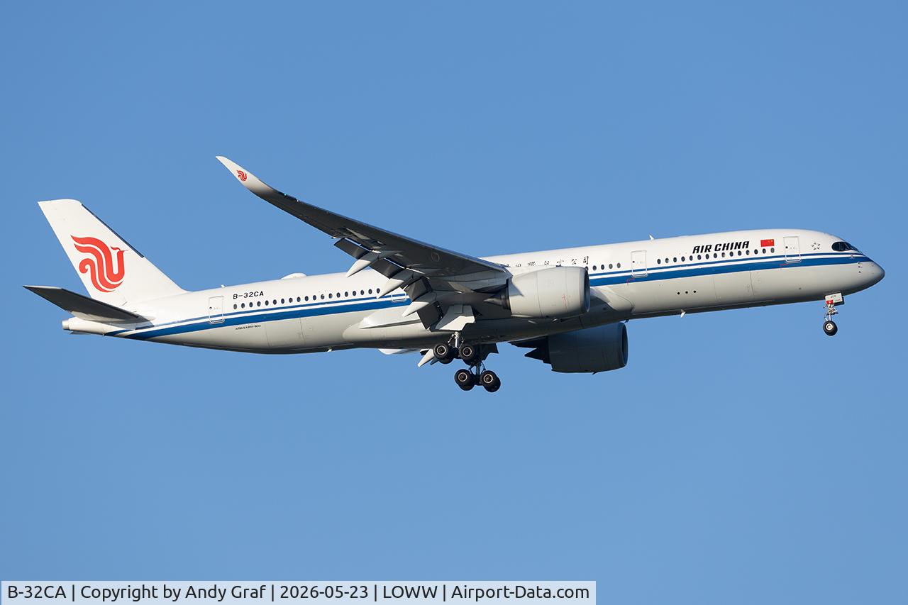 B-32CA, 2022 Airbus A350-941, c/n 572, Air China A350-900