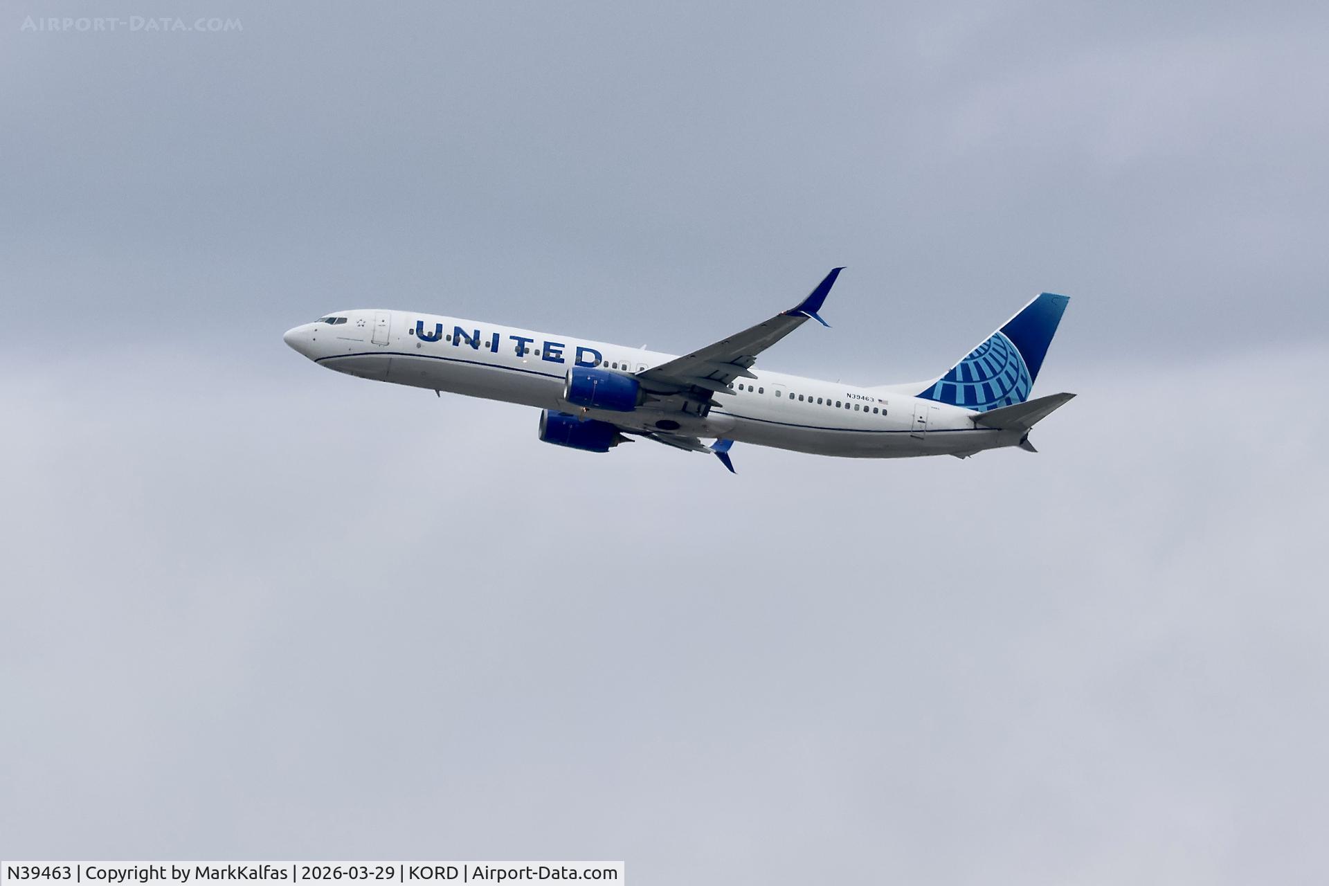 N39463, 2012 Boeing 737-924/ER, c/n 37208 l/n 4260, B739 United Boeing 737-924ER N39463 departing 28R KORD