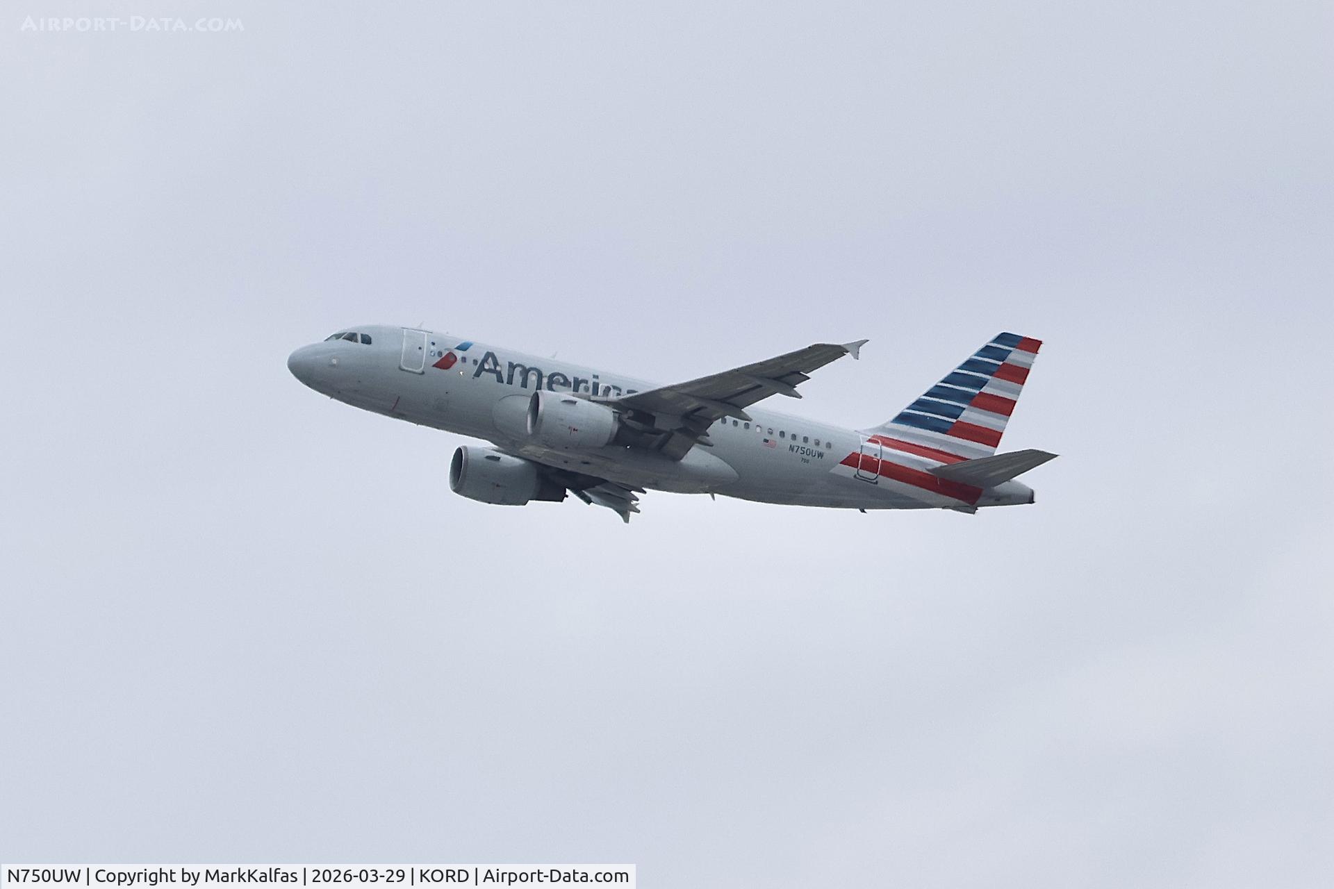 N750UW, 2000 Airbus A319-112, c/n 1315, A319 American Airbus 319-112 N750UW departing 28R KORD