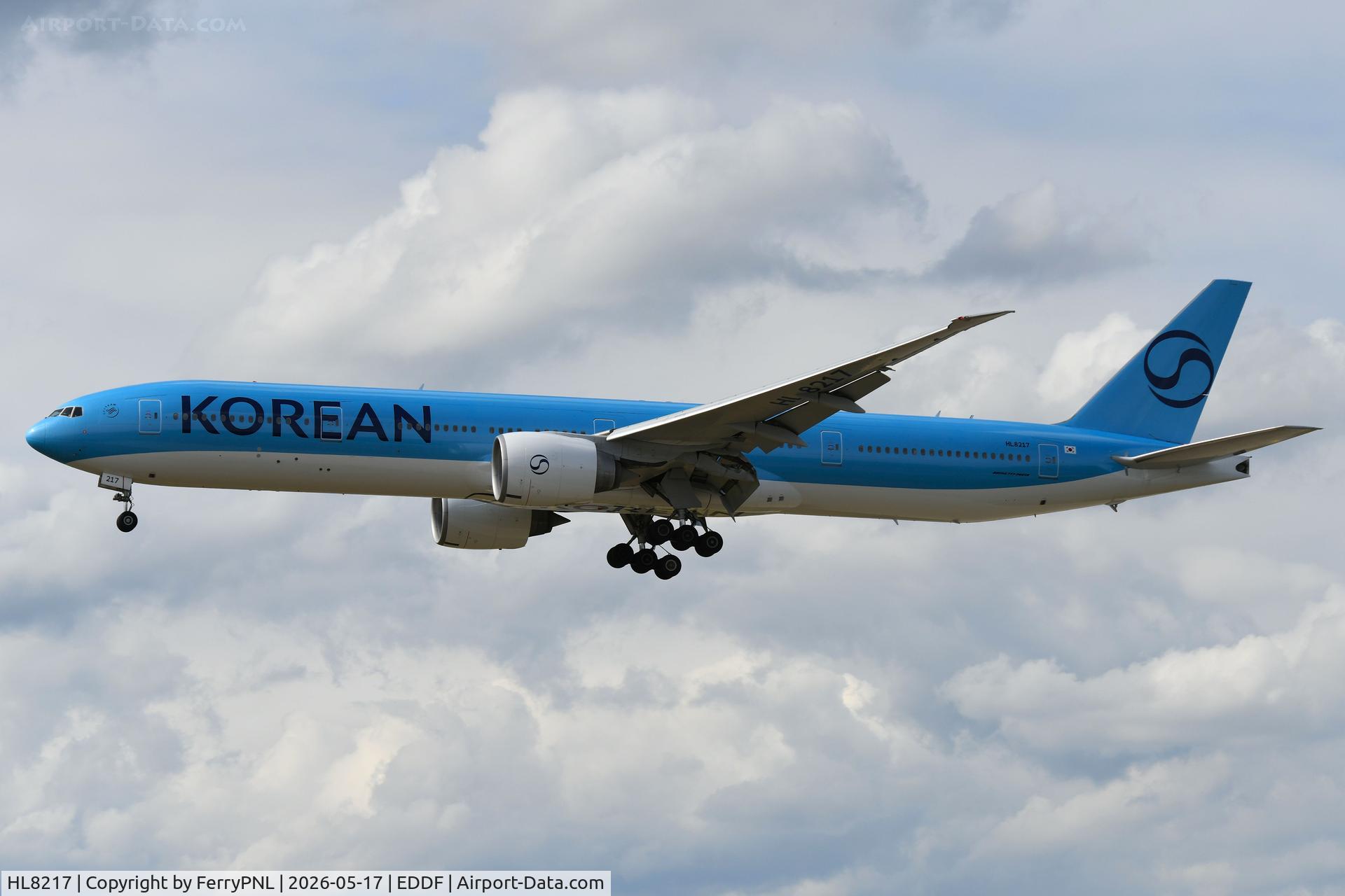 HL8217, 2011 Boeing 777-3B5/ER, c/n 37648 l/n 938, Arrival of Korean B773