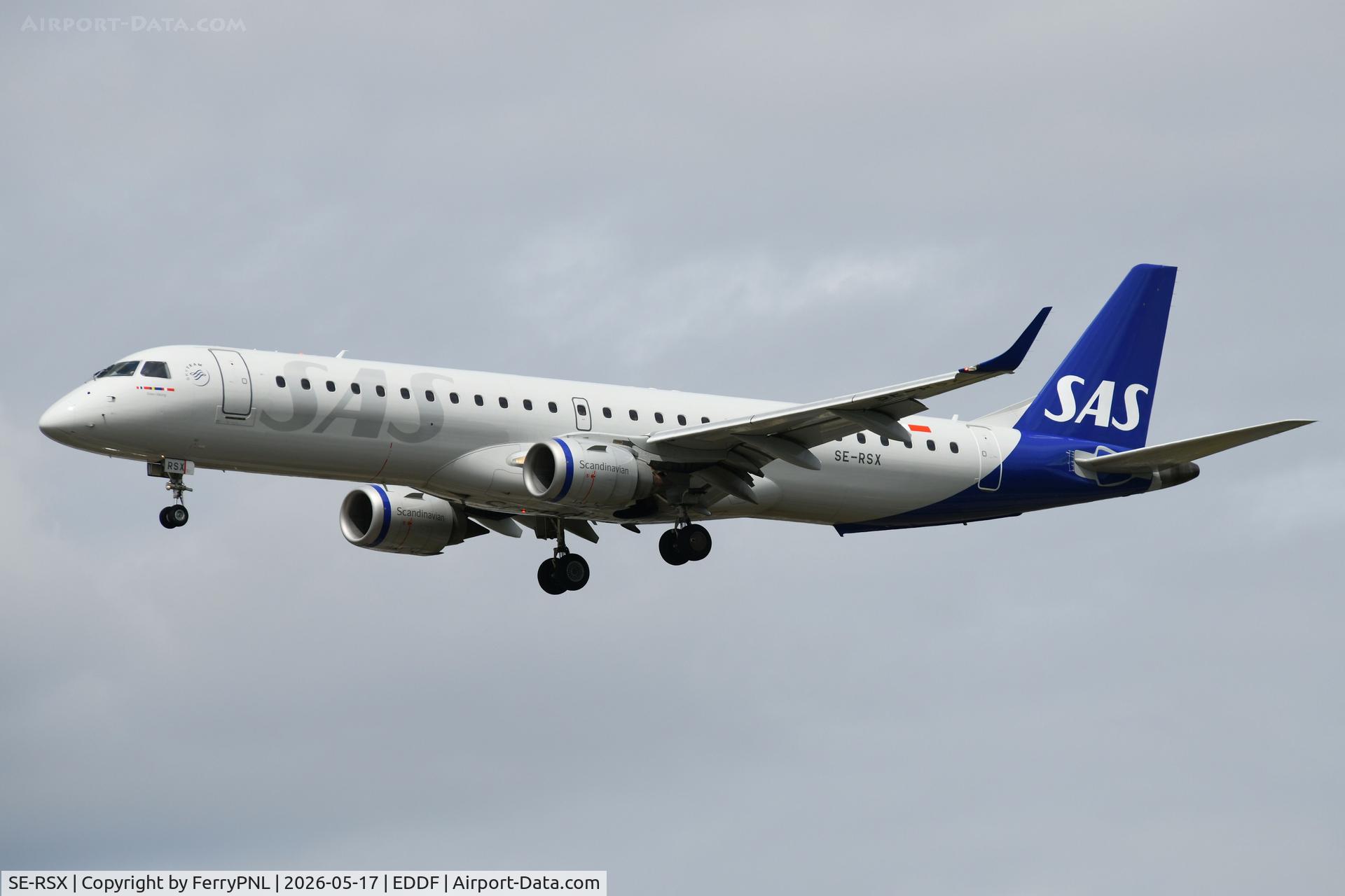 SE-RSX, 2018 Embraer ERJ-195LR (ERJ-190-200LR), c/n 19000747, SAS ERJ195 arriving