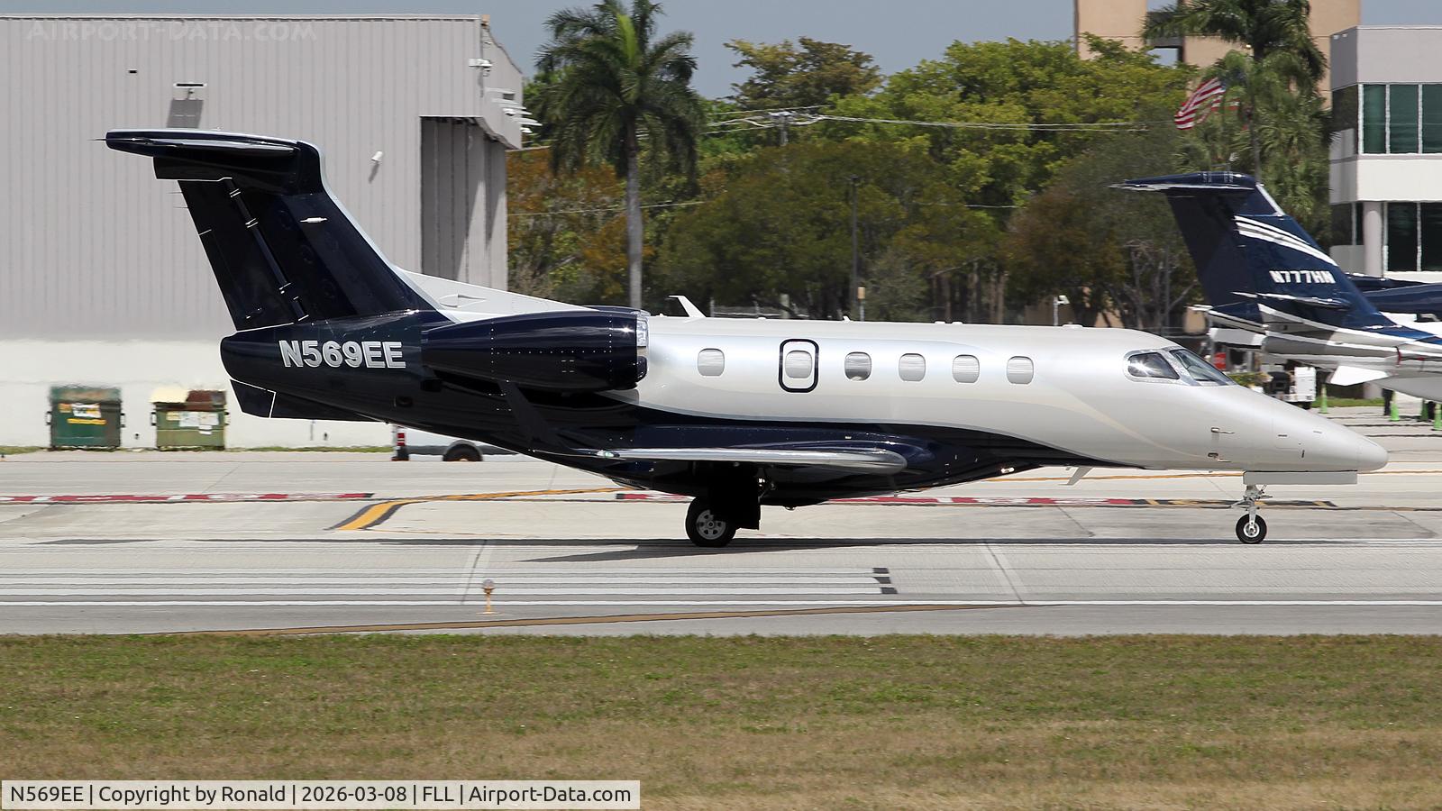 N569EE, 2004 Boeing 737-752, c/n 30038 l/n 1601, at fll