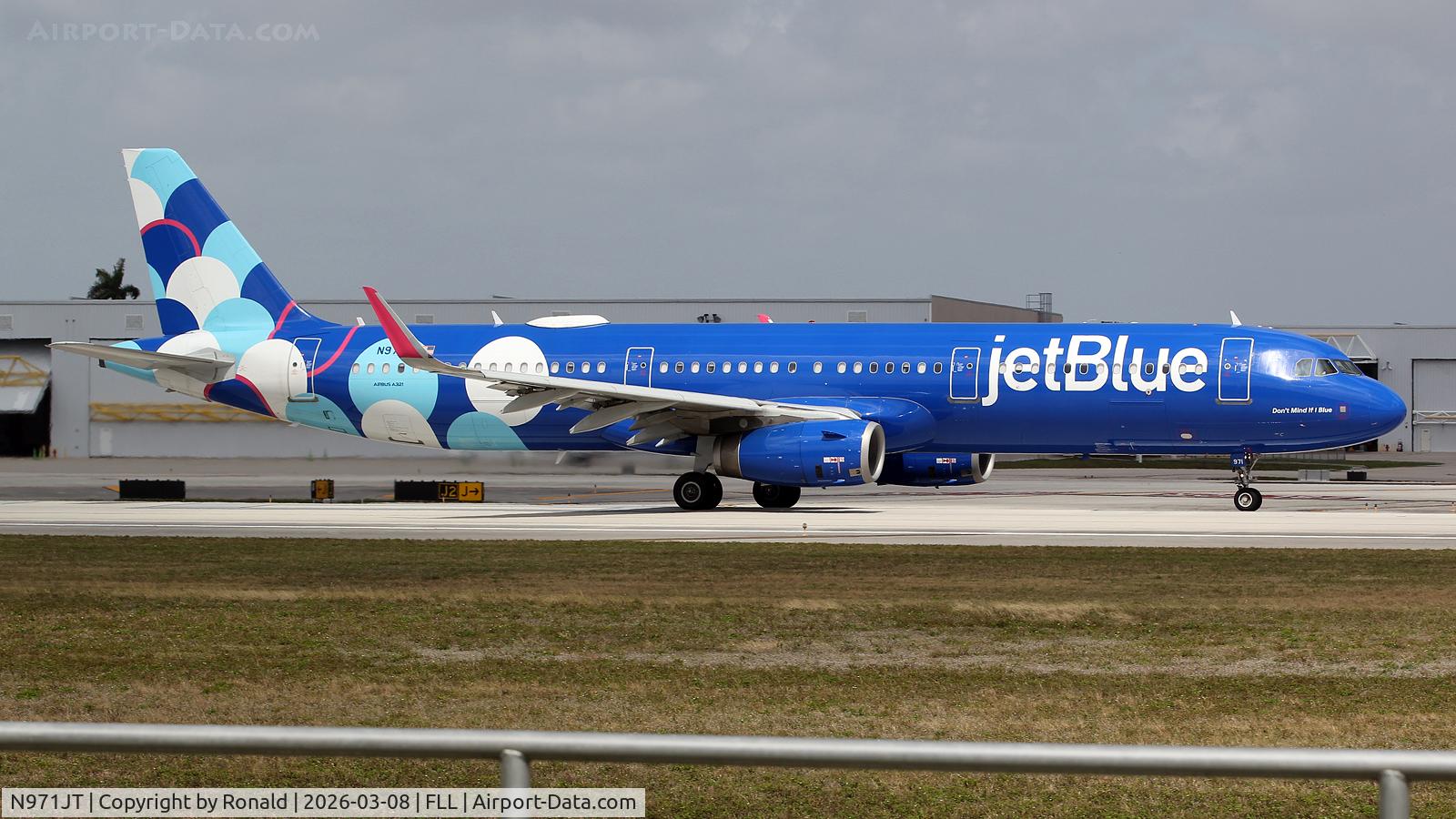 N971JT, 2016 Airbus A321-231, c/n 7390, at fll