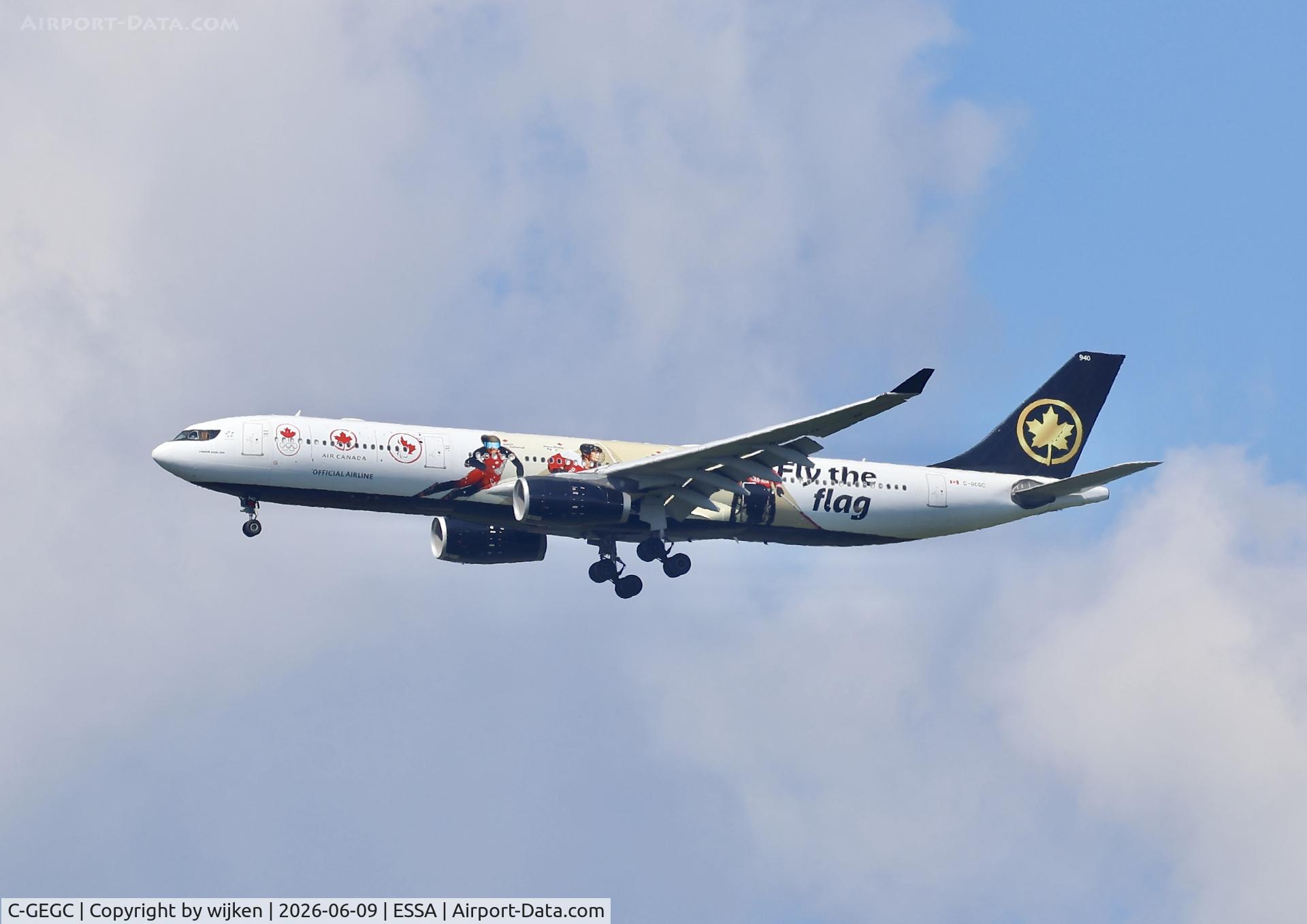C-GEGC, 2009 Airbus A330-343, c/n 1006, Rwy 19R