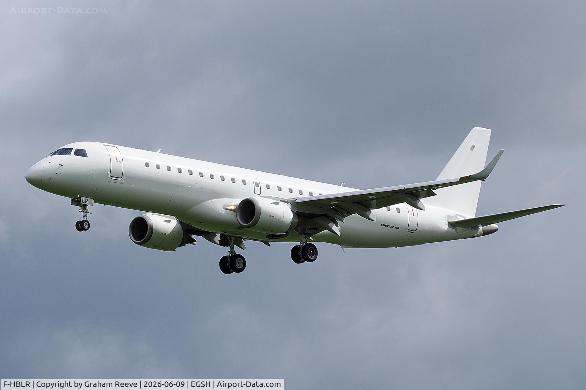 F-HBLR, 2009 Embraer ERJ-190STD (ERJ-190-100), c/n 19000322, Landing at Norwich.