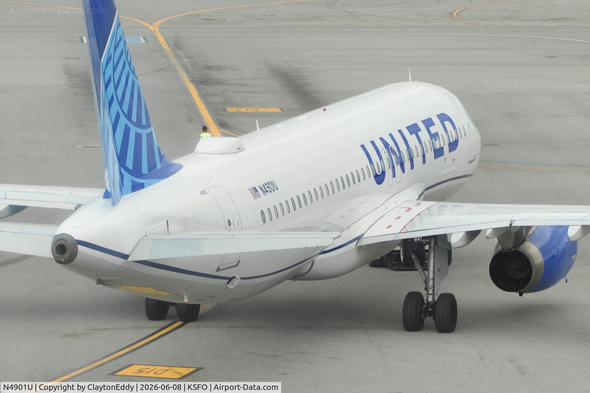 N4901U, 2006 Airbus A320-232, c/n 2680, Sky Terrace SFO 2026