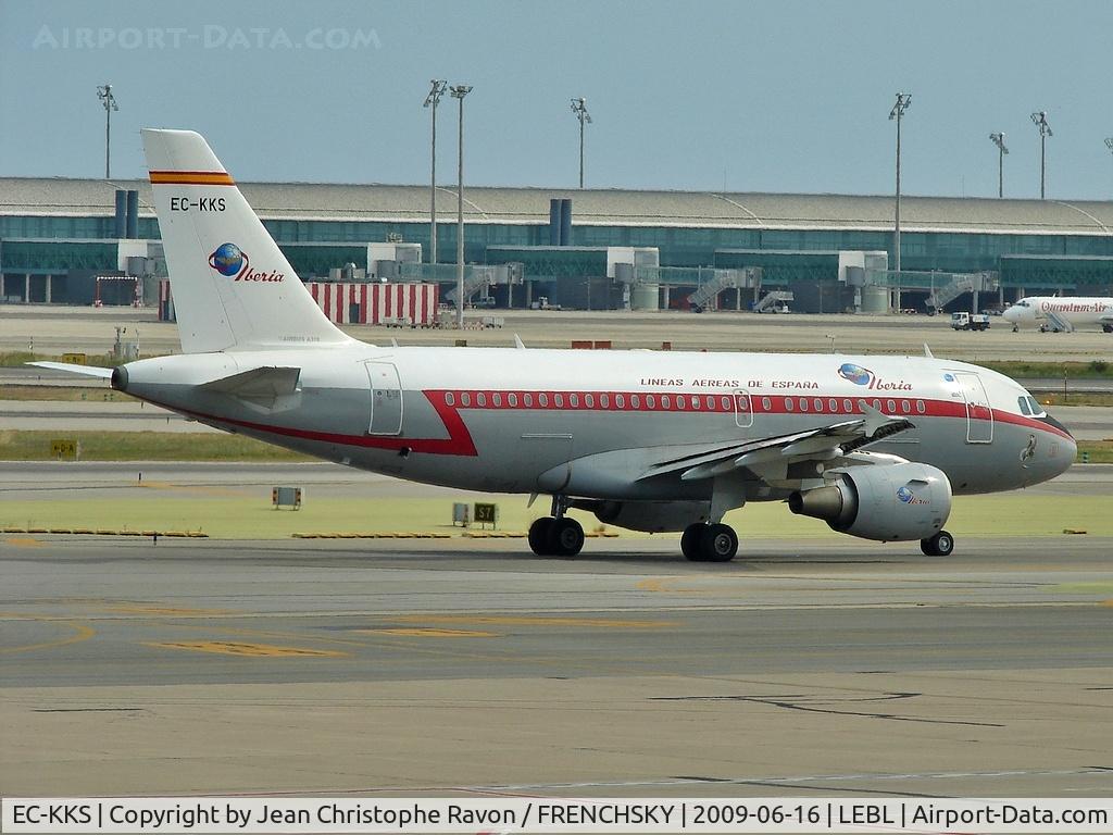 EC-KKS, 2007 Airbus A319-111, c/n 3320,  80th anniversary retro c/s