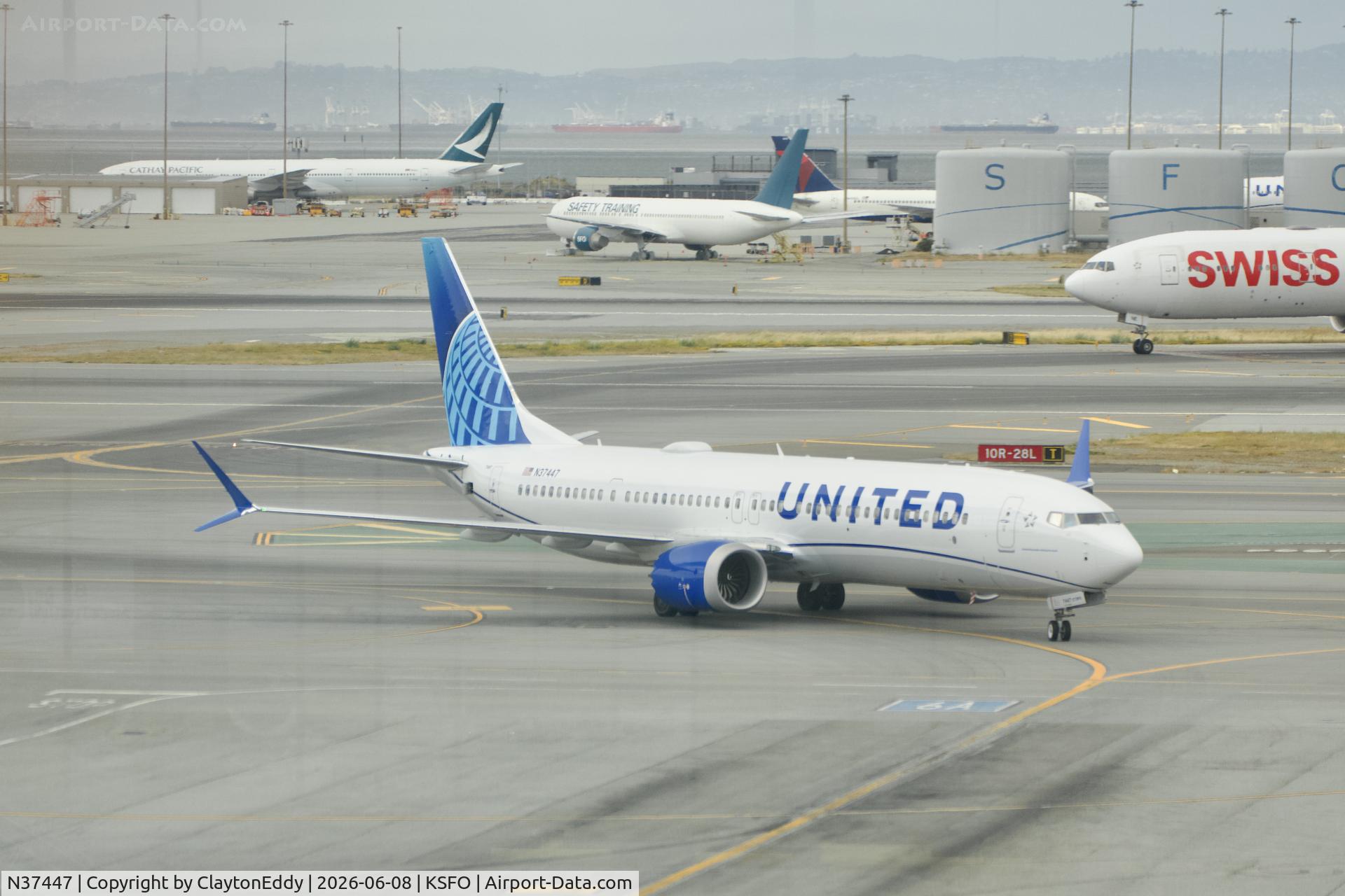 N37447, 2026 Boeing 737 MAX 9, c/n 43529 l/n 9558, Sky Terrace SFO 2026