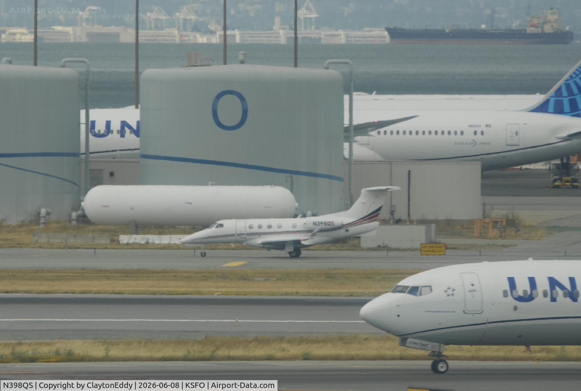 N398QS, 2016 Embraer Executive Aircraft Inc. EMB-505 Phenom 300, c/n 50500371, Sky Terrace SFO 2026