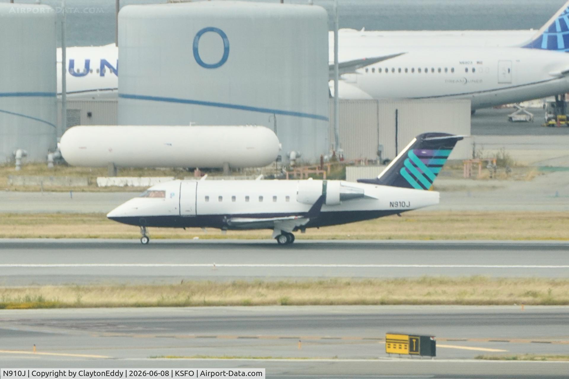 N910J, 2005 Bombardier Challenger 604 (CL-600-2B16), c/n 5640, Sky Terrace SFO 2026