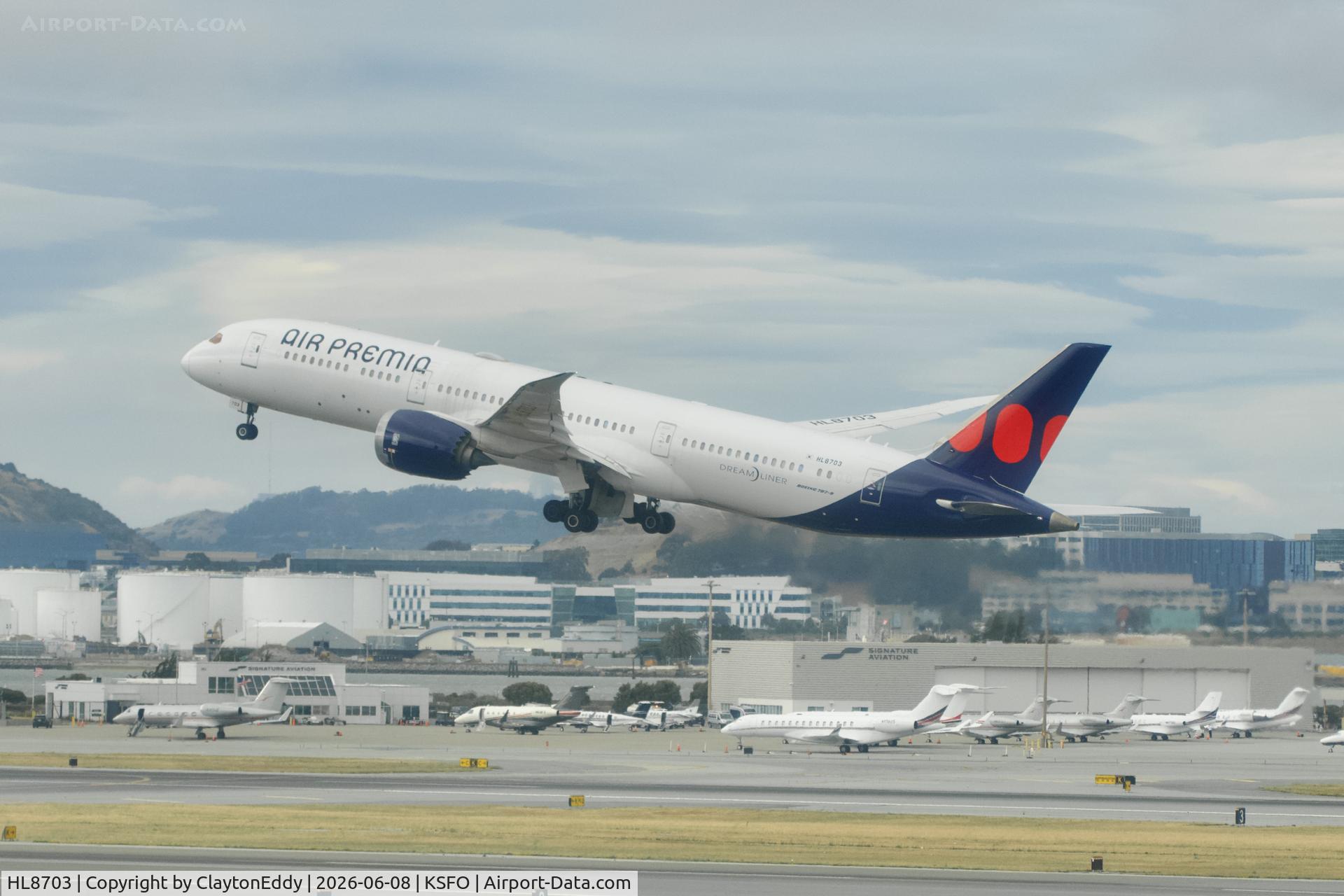 HL8703, 2016 Boeing 787-9 Dreamliner Dreamliner, c/n 62082 l/n 450, Sky Terrace SFO 2026
