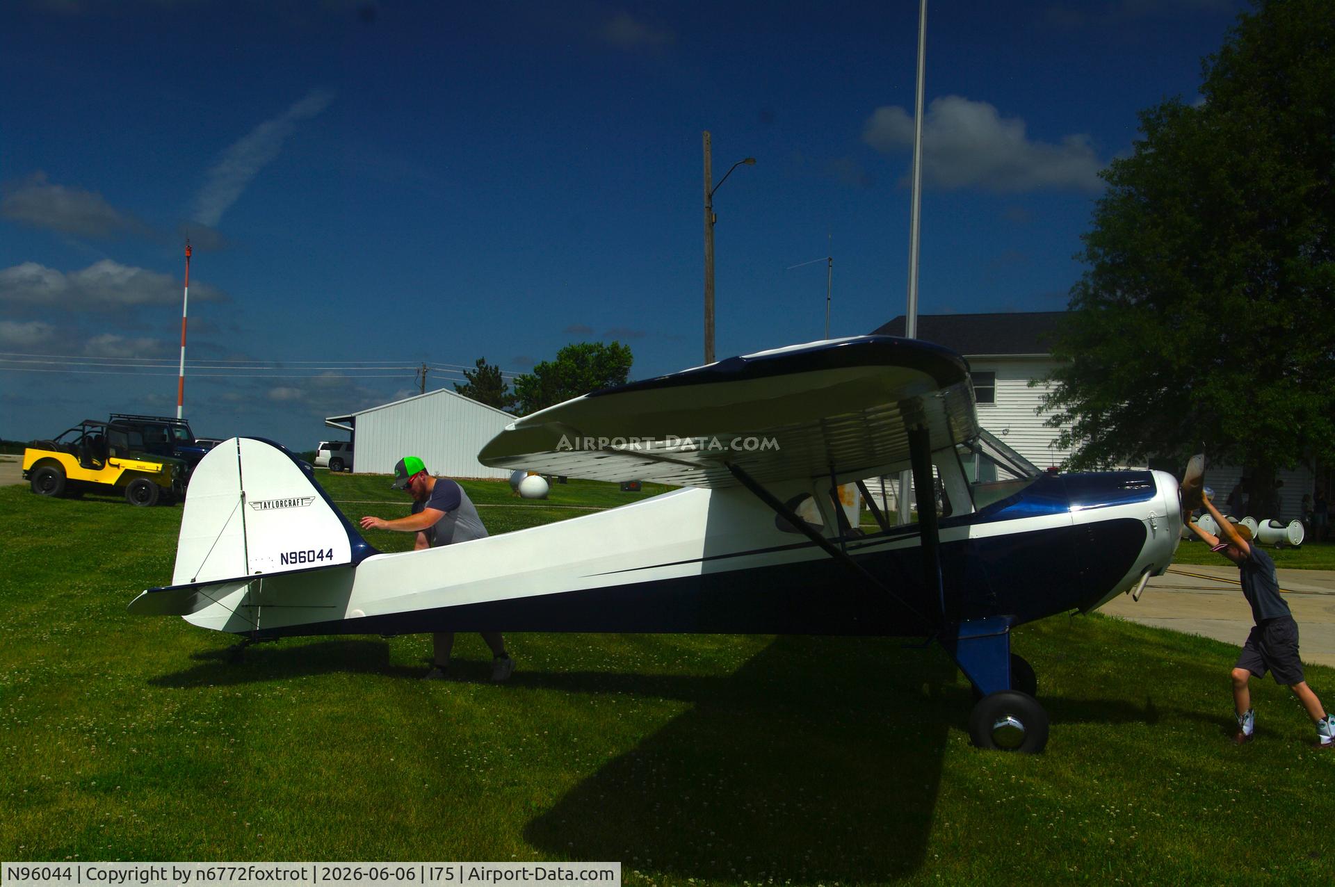 N96044, 1946 Taylorcraft BC12-D, c/n 8344, At the Fly In