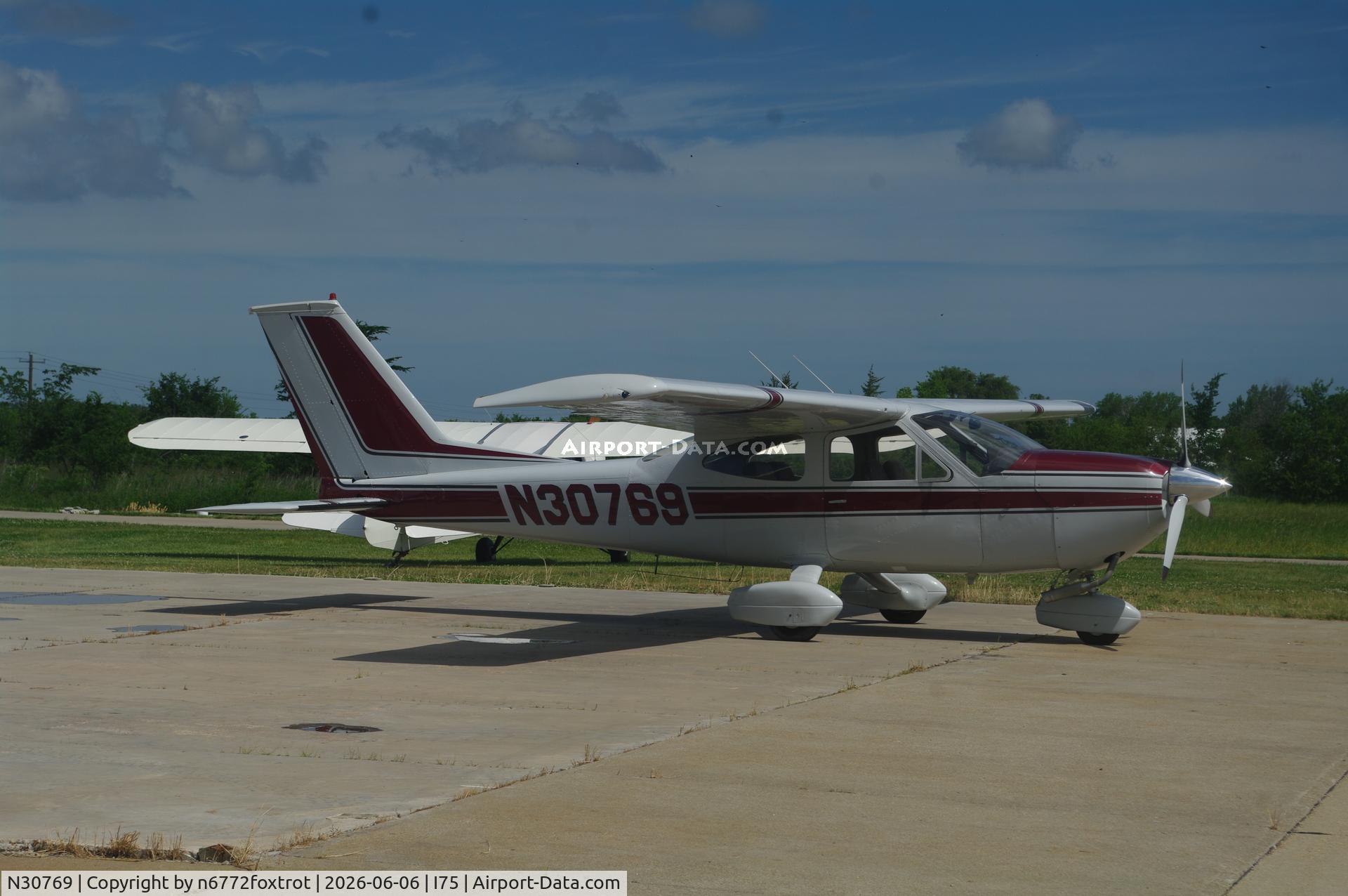 N30769, 1970 Cessna 177B Cardinal, c/n 17701454, at the fly in