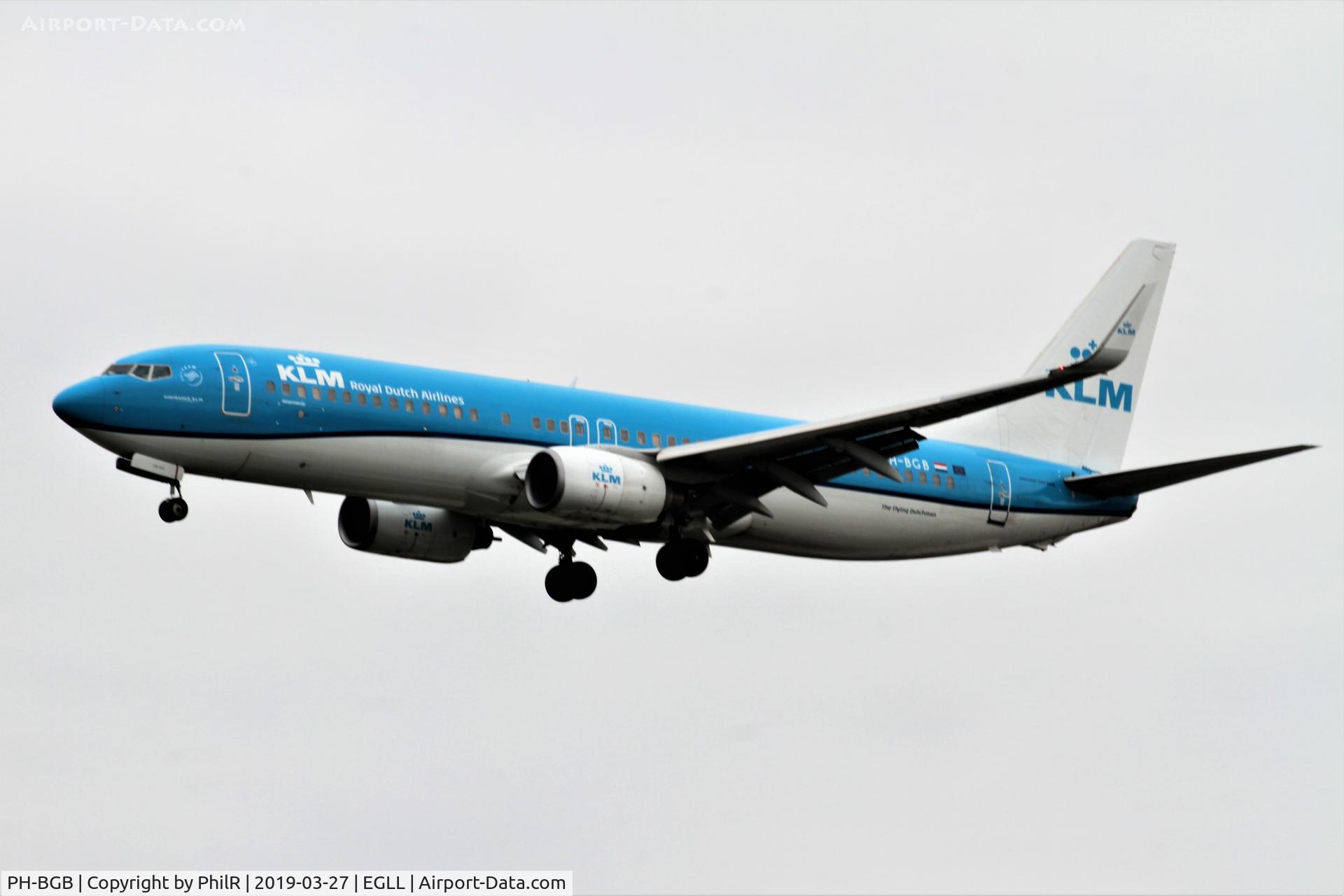 PH-BGB, 2008 Boeing 737-8K2, c/n 37594 l/n 2594, PH-BGB 2008 B737-800 Bedfont LHR 
