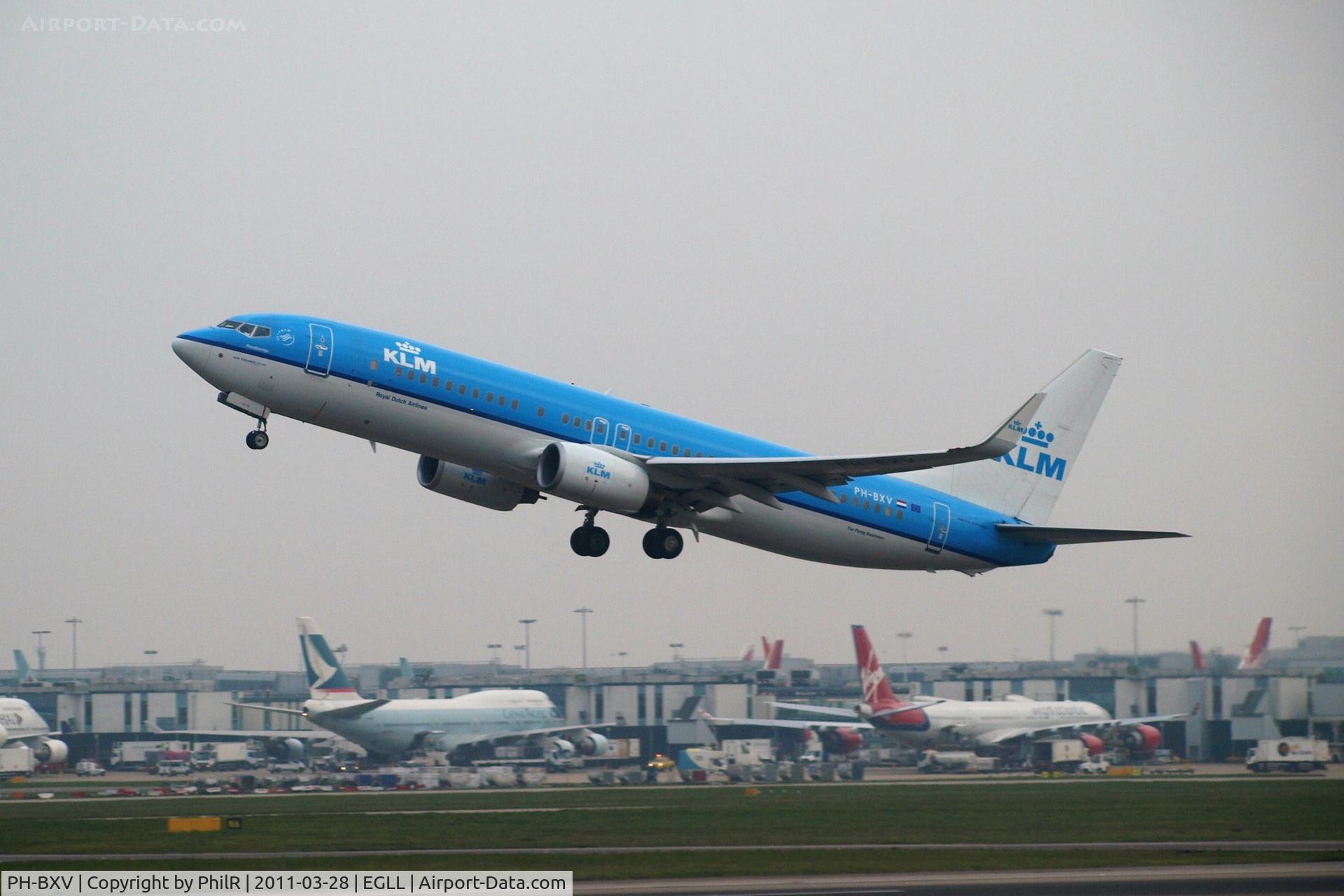 PH-BXV, 2007 Boeing 737-8K2, c/n 30370 l/n 2205, PH-BXV 2007 B737-800 KLM LHR 