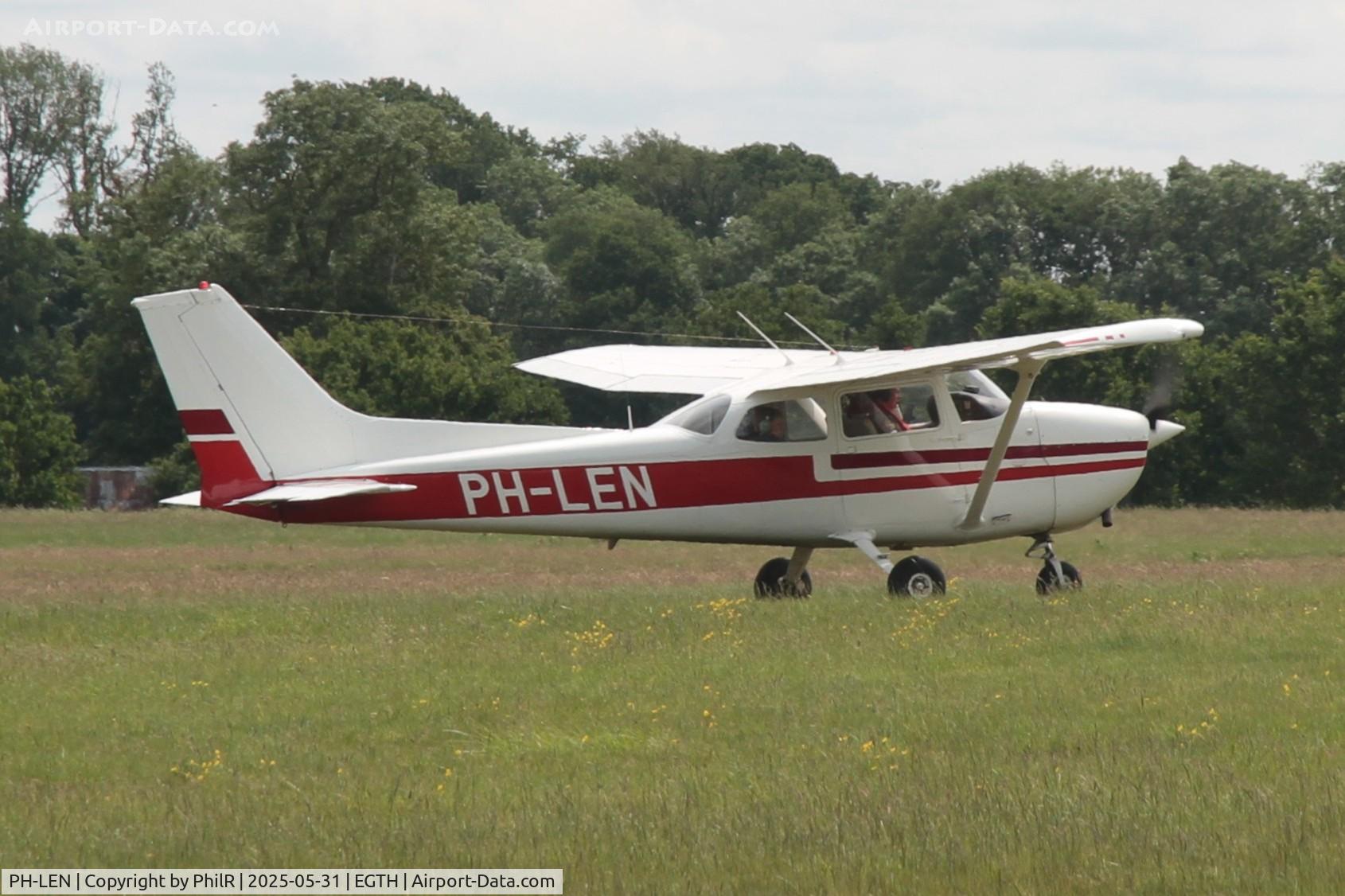 PH-LEN, Reims Cessna F172N, c/n 1619, PH-LEN Cessna F172N Skyhawk Military Day Old Warden 
