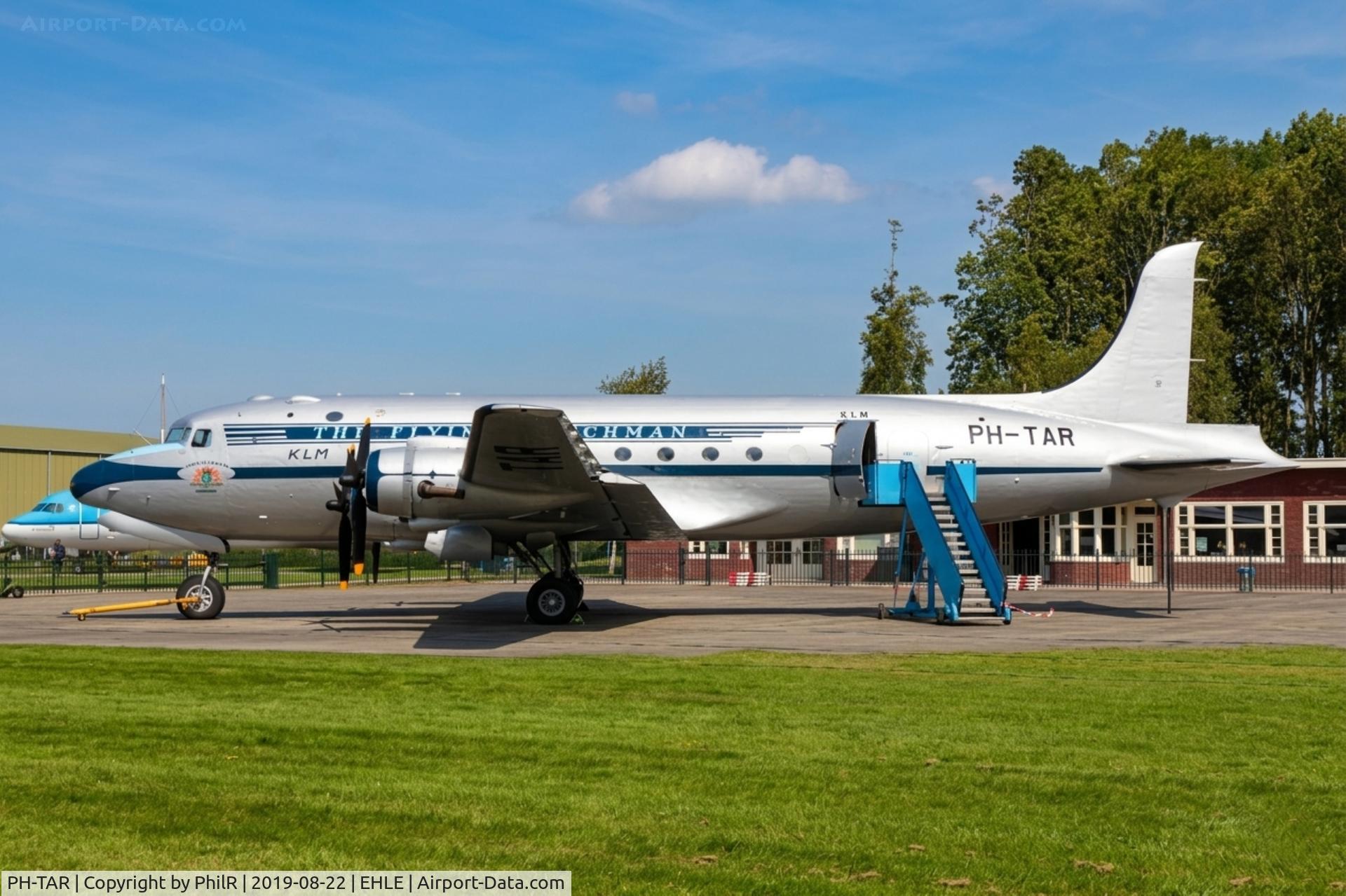 PH-TAR, 1946 Douglas DC-4-1009 Skymaster, c/n 42923, 'PH-TAR' (41-107469, SAAF 6906) 1944 Douglas C-54A Skymaster Aviodrome Lelystad 
