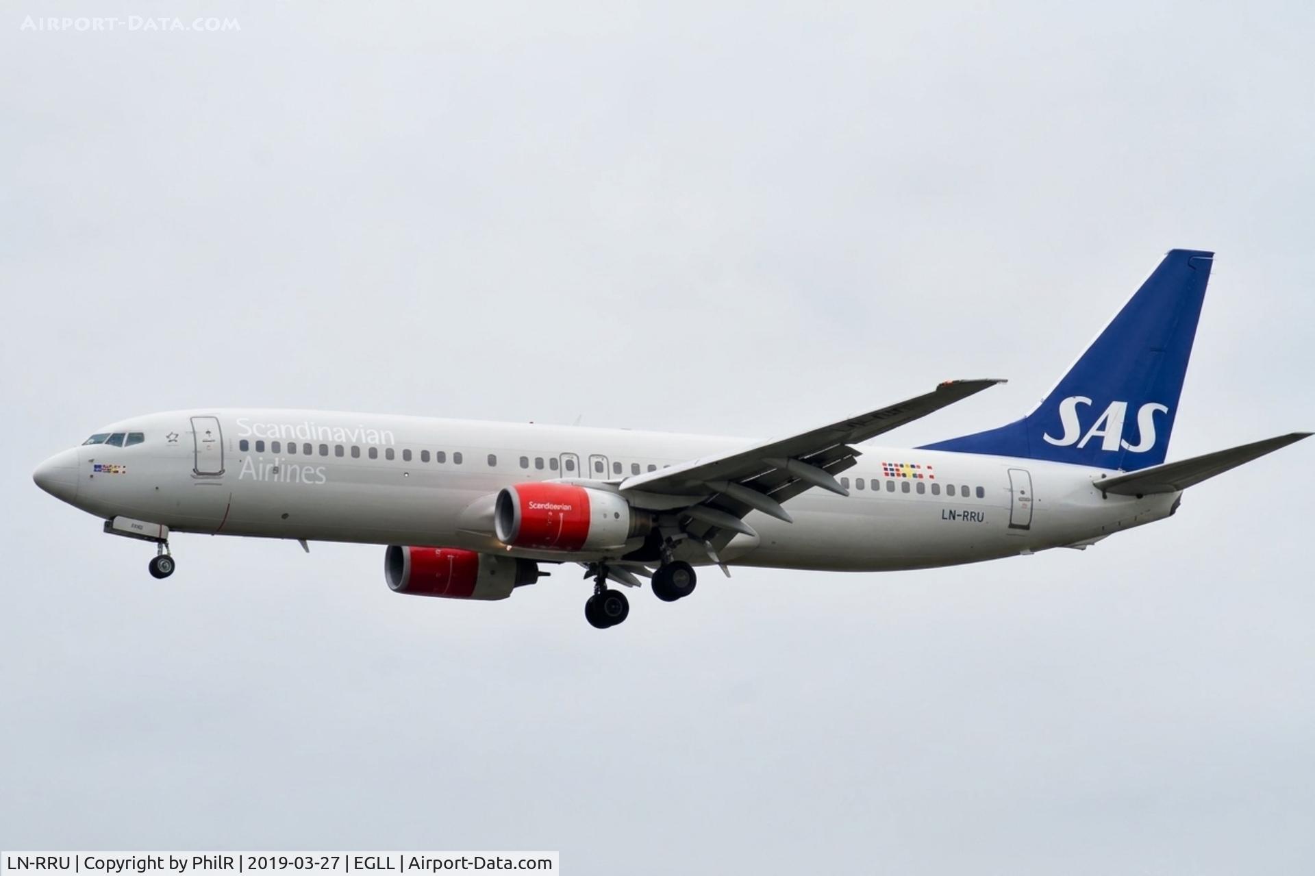 LN-RRU, 2002 Boeing 737-883, c/n 28327 l/n 1070, LN-RRU 2001 B737-800 Bedfont LHR 
