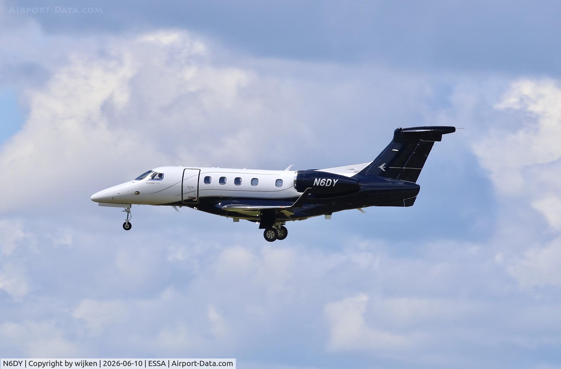 N6DY, 2024 Embraer EMB-505 Phenom 300E, c/n 50500791, Rwy 19L