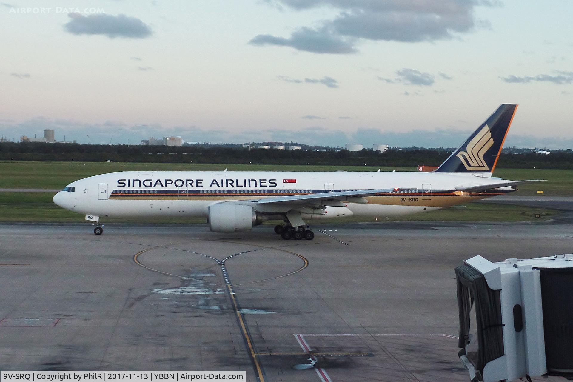 9V-SRQ, 2003 Boeing 777-212/ER, c/n 33371, 9V-SRQ 2004 B777-200 SIA BNE 

