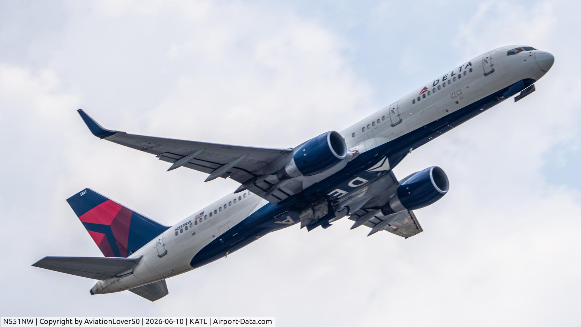 N551NW, 2001 Boeing 757-251, c/n 26498, Delta 752