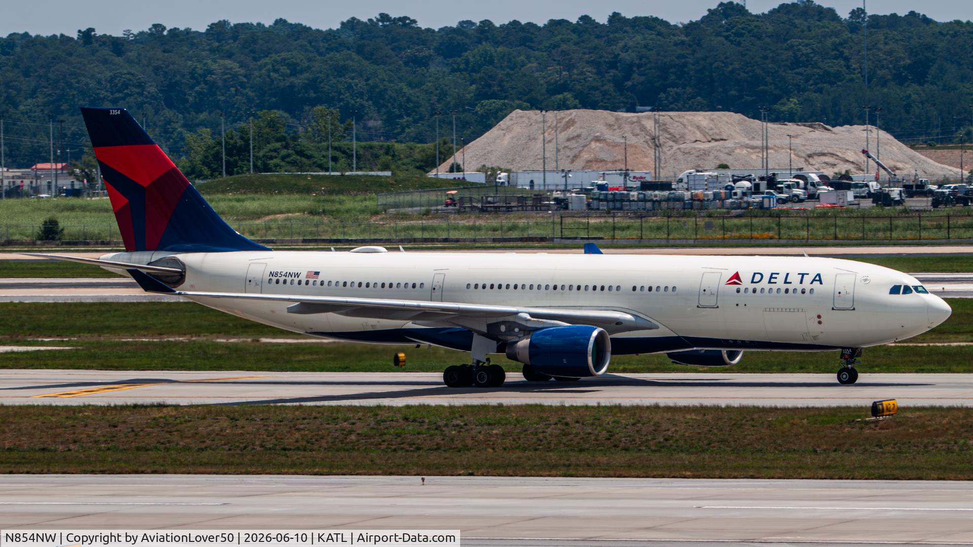 N854NW, 2004 Airbus A330-223, c/n 0620, Delta A332