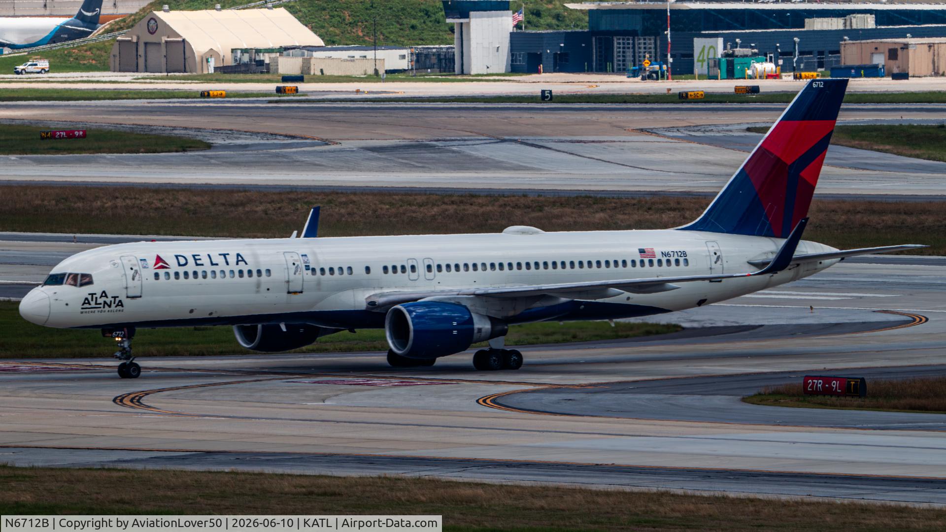 N6712B, 2000 Boeing 757-232, c/n 30484, Delta Atlanta Where You Belong sticker 752