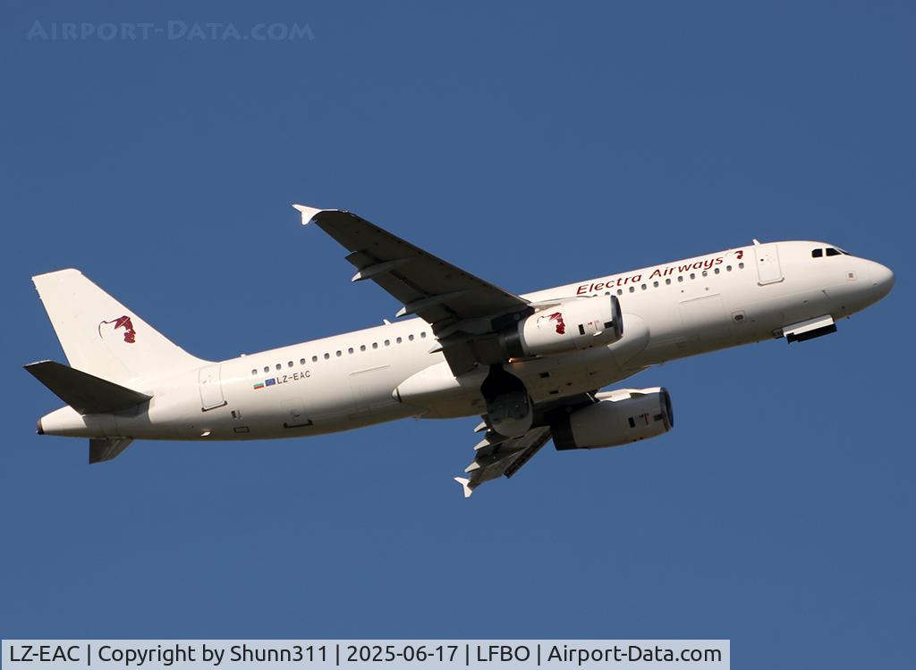 LZ-EAC, 2004 Airbus A320-232, c/n 2322, Climbing after take off from rwy 32R... Operated by Nouvelair this day...