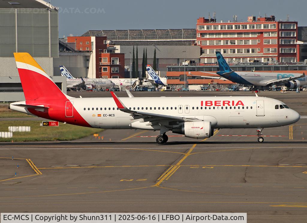 EC-MCS, 2014 Airbus A320-214, c/n 6244, Taking off from rwy 32R