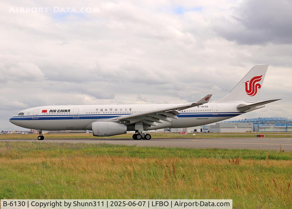 B-6130, 2008 Airbus A330-243, c/n 930, Taxiing to the Terminal...