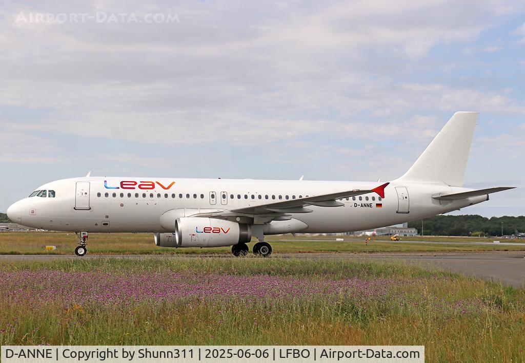 D-ANNE, 2010 Airbus A320-232, c/n 4481, Taxiing to the Terminal
