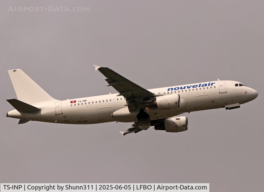 TS-INP, 2001 Airbus A320-214, c/n 1597, Climbing after take off from rwy 32R
