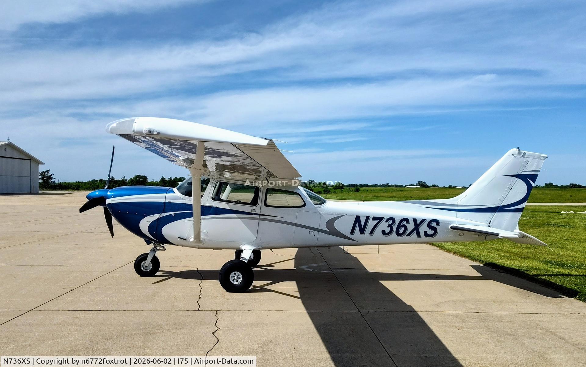 N736XS, 1978 Cessna R172K Hawk XP, c/n R1722875, On the ramp