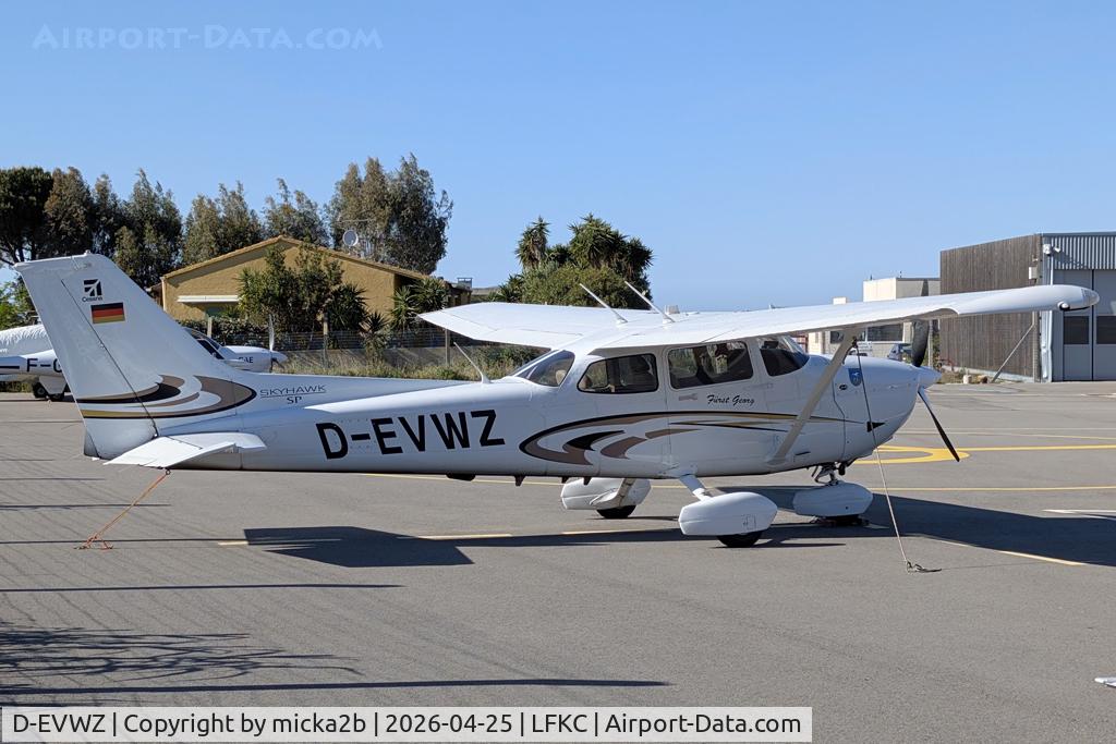 D-EVWZ, 2017 Cessna 172S Skyhawk SP, c/n 172S12028, Parked