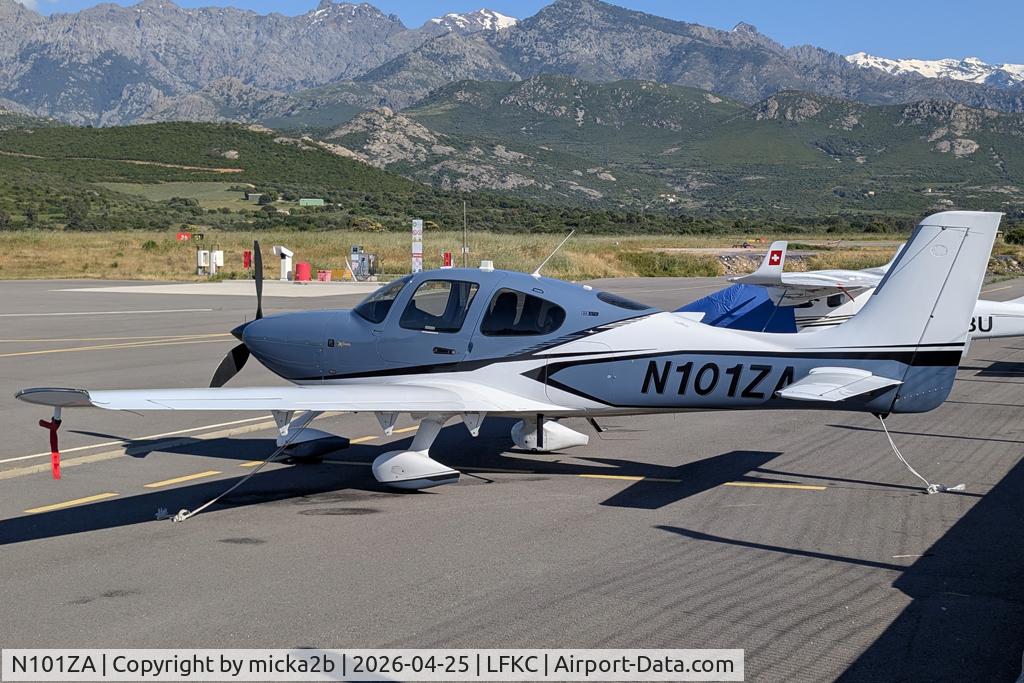 N101ZA, 2024 Cirrus SR22, c/n 10117, Parked