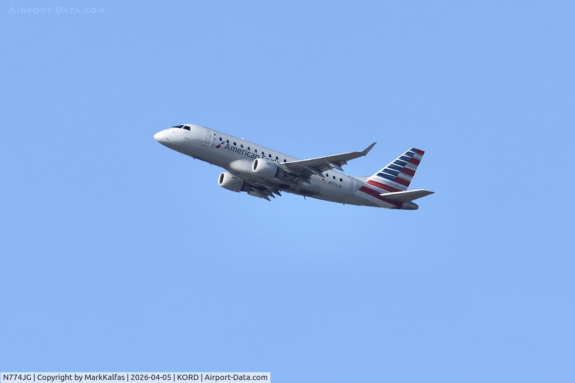 N774JG, 2004 Embraer 170SE (ERJ-170-100SE), c/n 17000007, E170 Envoy/ American Eagle EMBRAER ERJ 170-100 N774JG departing 28R KORD