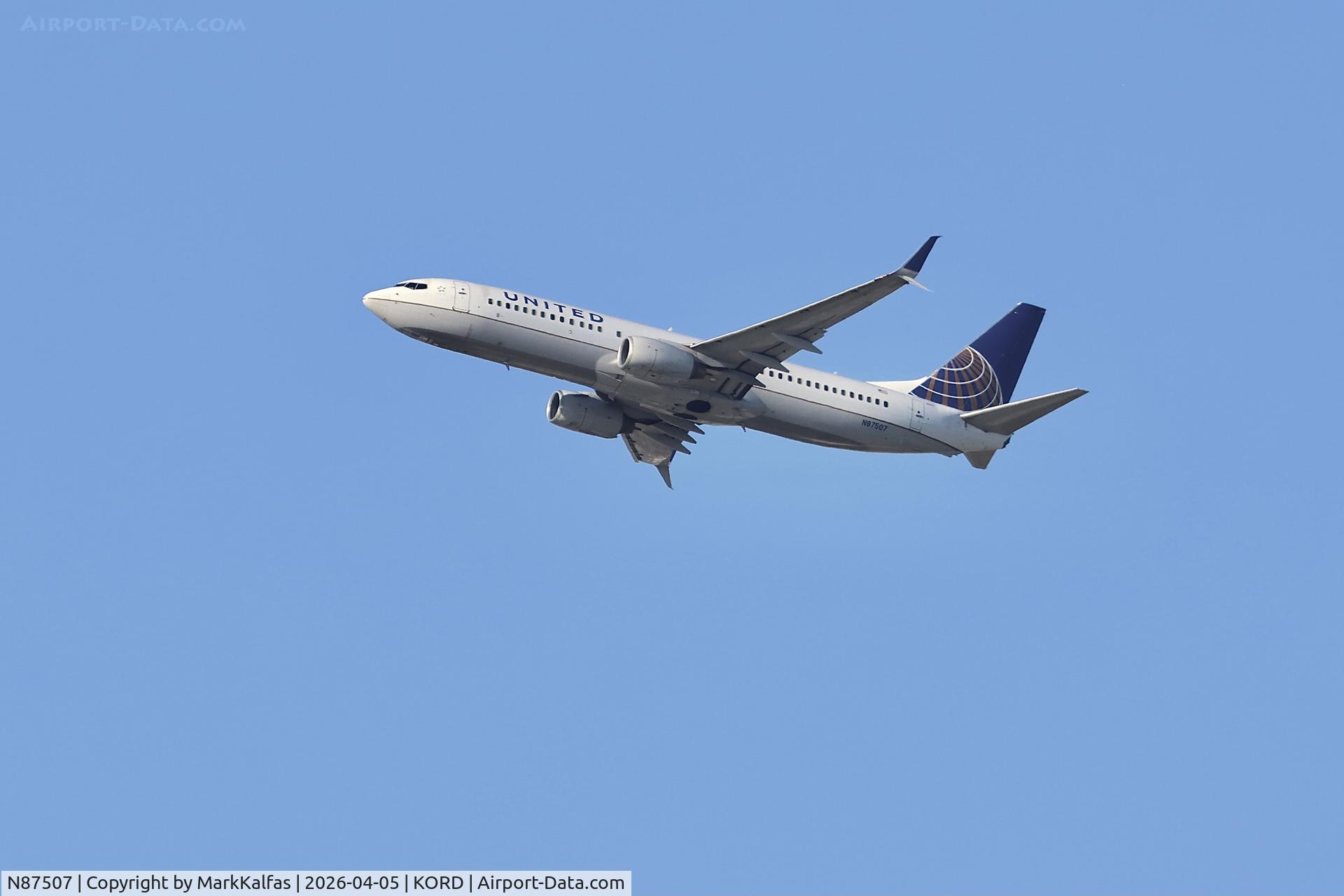 N87507, 2008 Boeing 737-824, c/n 31637, B738 United Boeing 737-824 N87507 departing 28R KORD