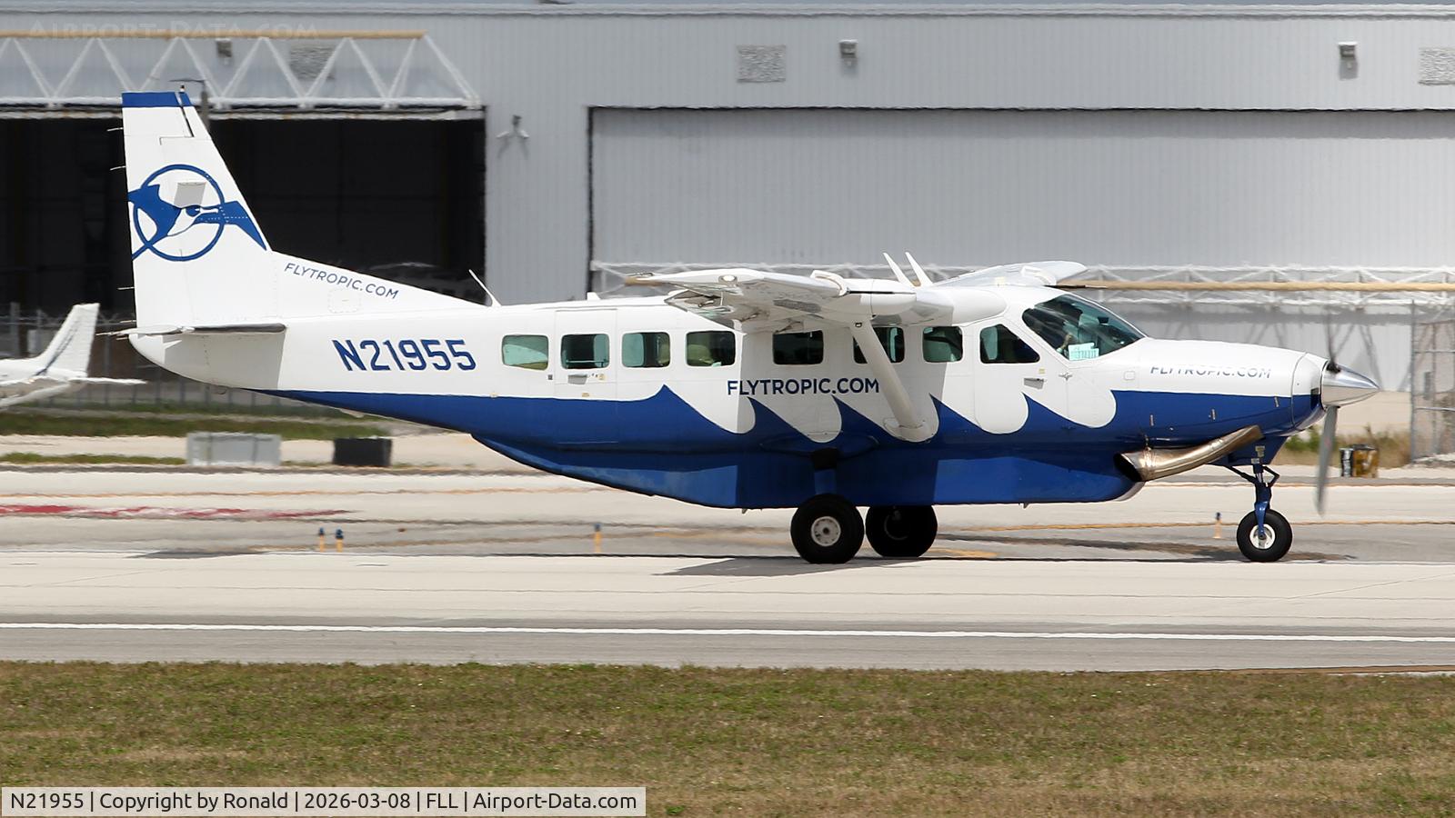 N21955, 2017 Cessna 208B Grand Caravan EX, c/n 208B5341, at fll