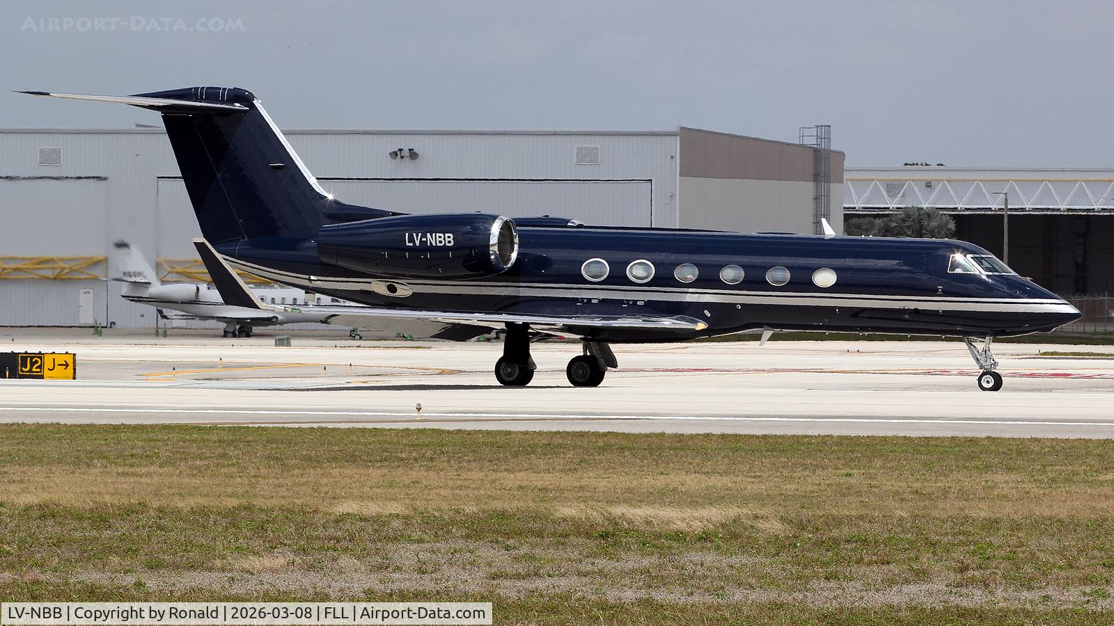 LV-NBB, 1992 Dassault Falcon 900, c/n 116, at fll