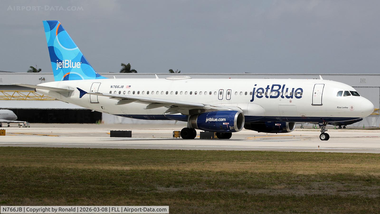 N766JB, 2008 Airbus A320-232, c/n 3724, at fll