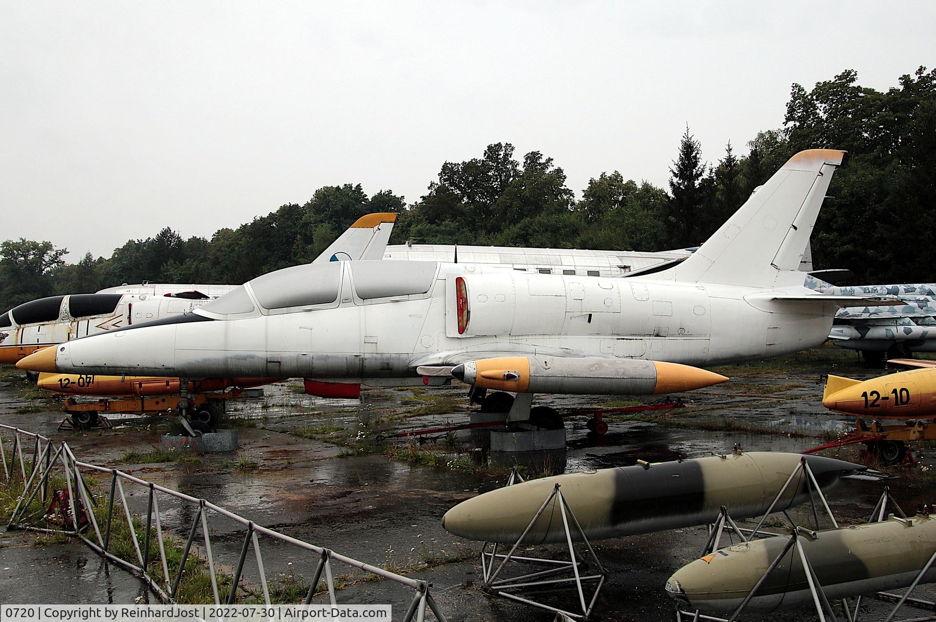 0720, Aero L-39 Albatros, c/n 630720, Ex-Czech AF 0720 Albatros waiting for the painter at the Vyskov Highway Strip Museum, Czech Republic