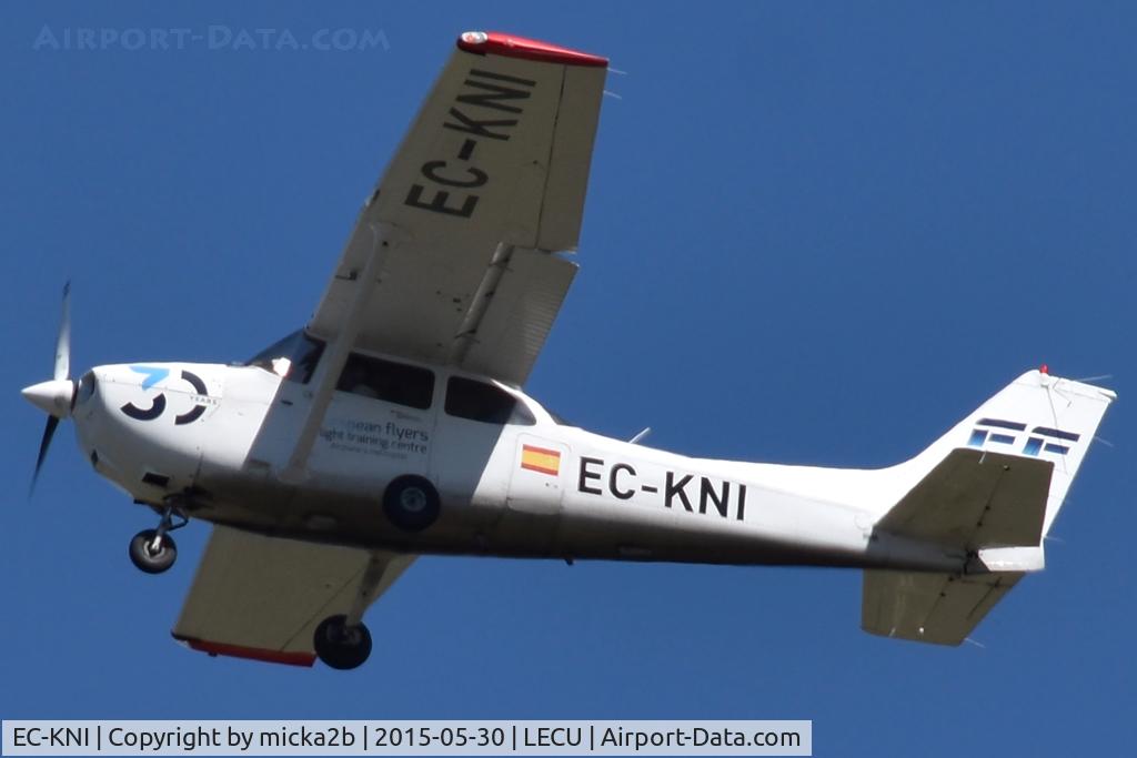 EC-KNI, 2007 Cessna 172R, c/n 17281478, Take off