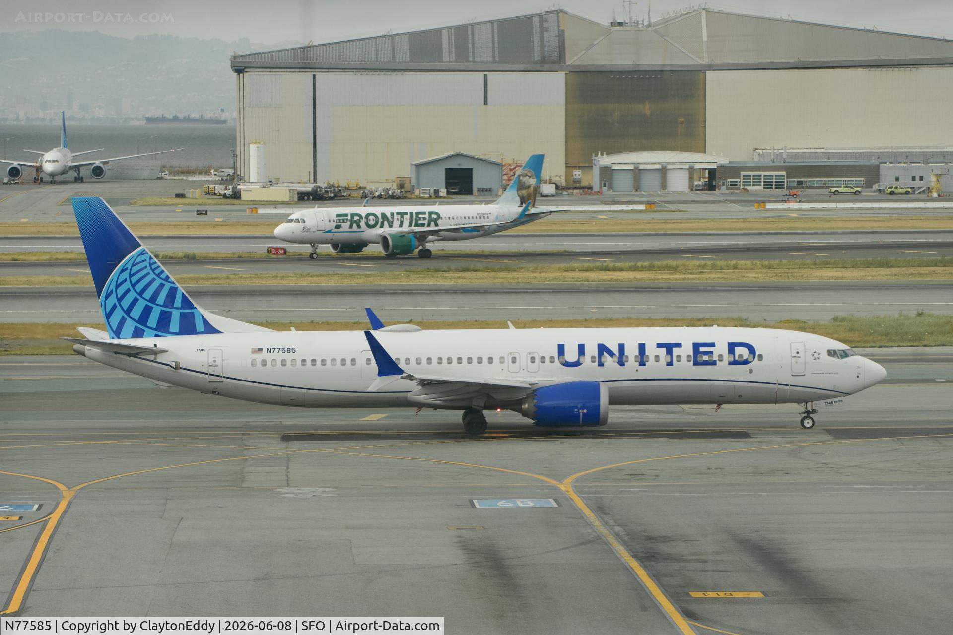 N77585, 2024 Boeing 737-9 MAX, c/n 68826 l/n 8976, Sky Terrace SFO 2026. 