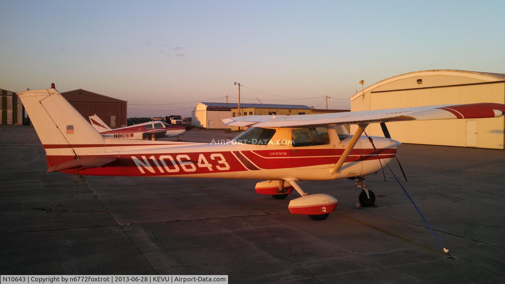 N10643, 1973 Cessna 150L, c/n 15074941, On the ramp 
