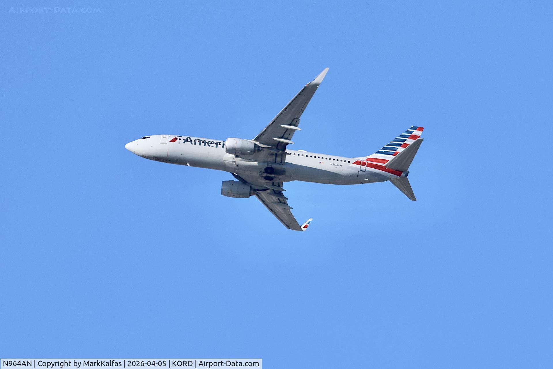 N964AN, 2001 Boeing 737-823, c/n 30093, B738 American Airlines American Boeing 737-823 N964AN departing 28R KORD